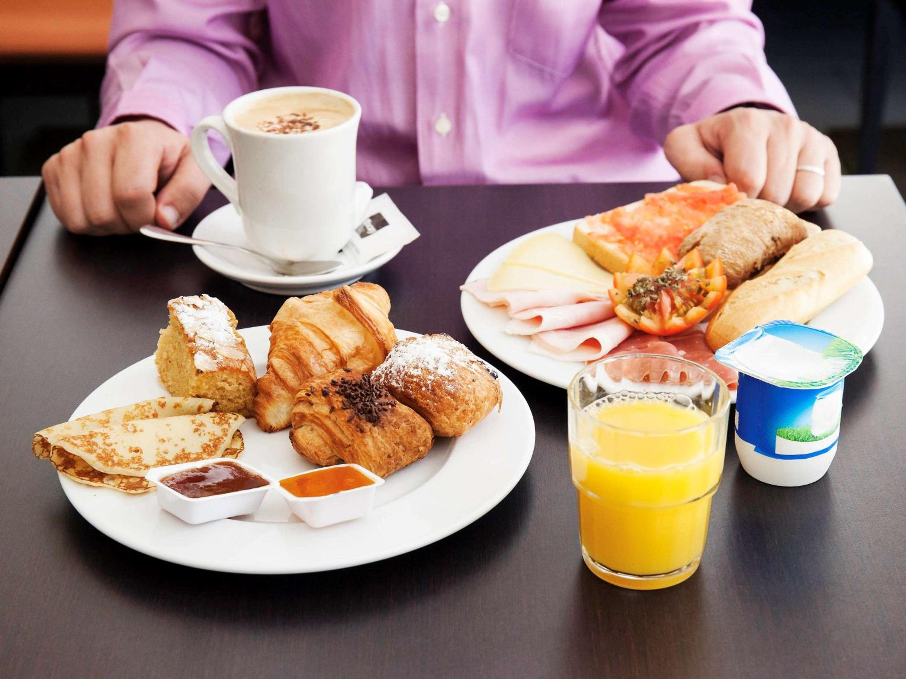 Hotel Ibis Barcelona Molins de Rei - Image 1