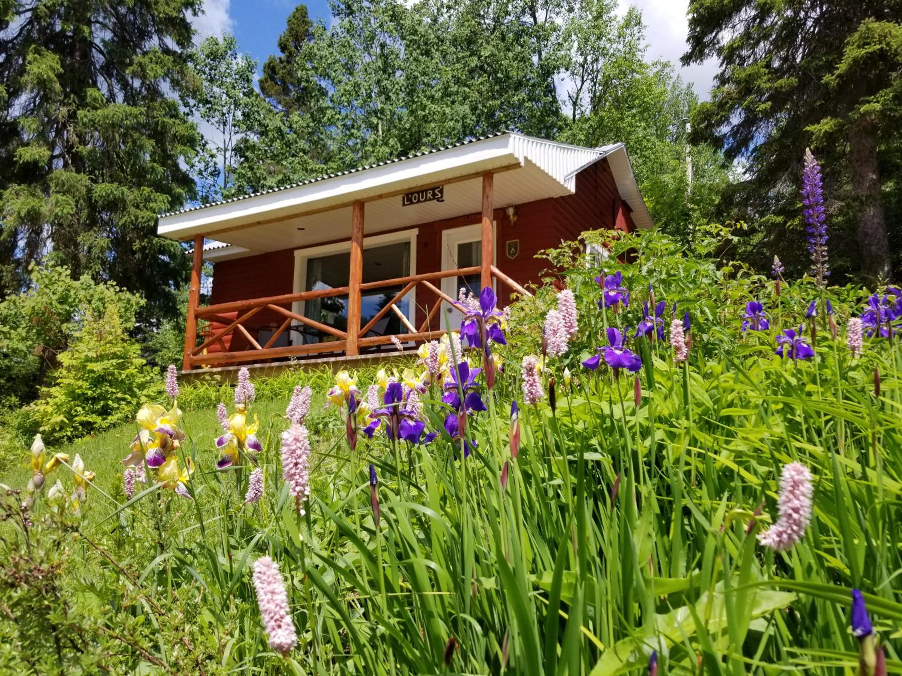 Kan-à-Mouche Pourvoirie Auberge et Chalets