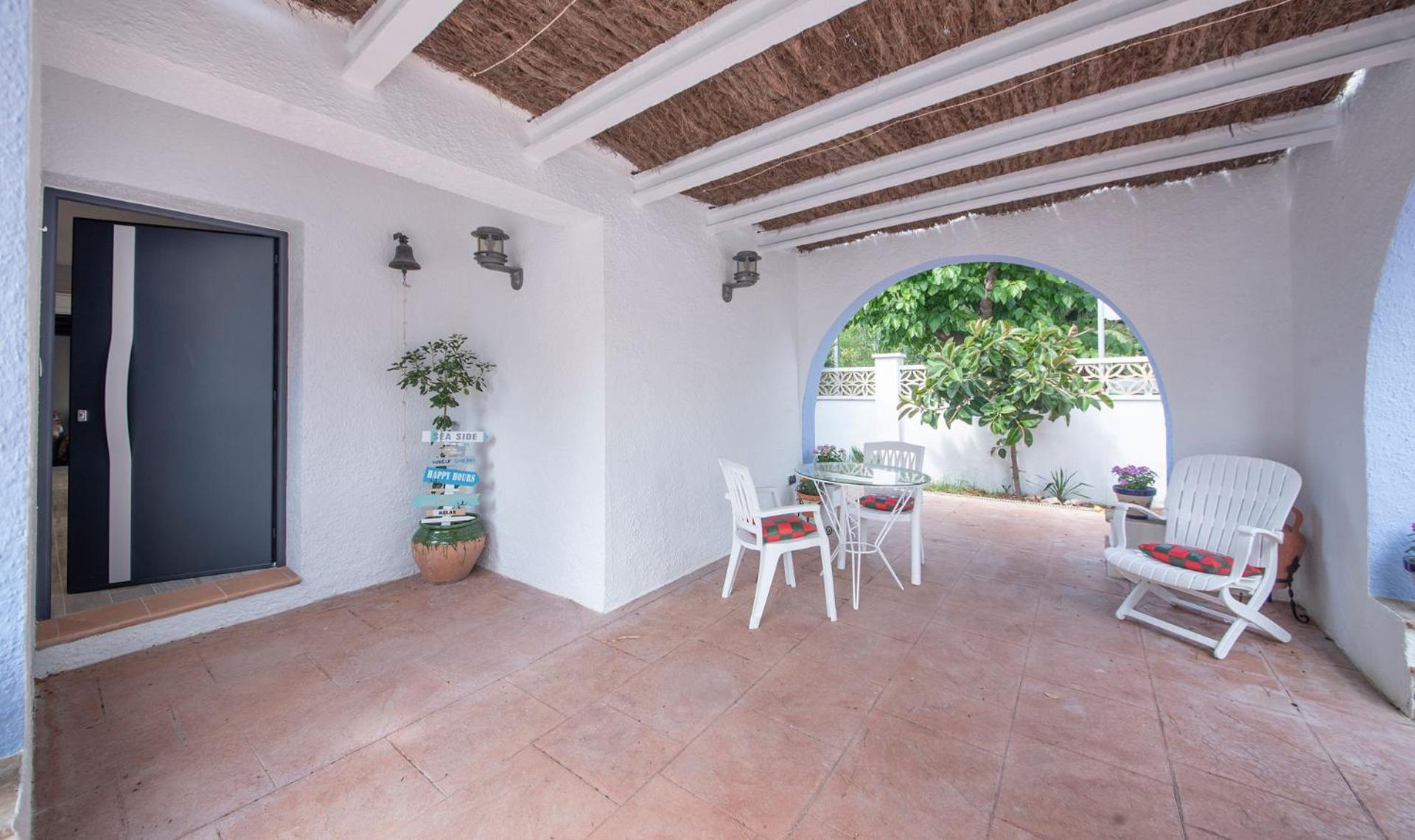 R94 Chalet con piscina privada 20m de la playa Calafell view 5