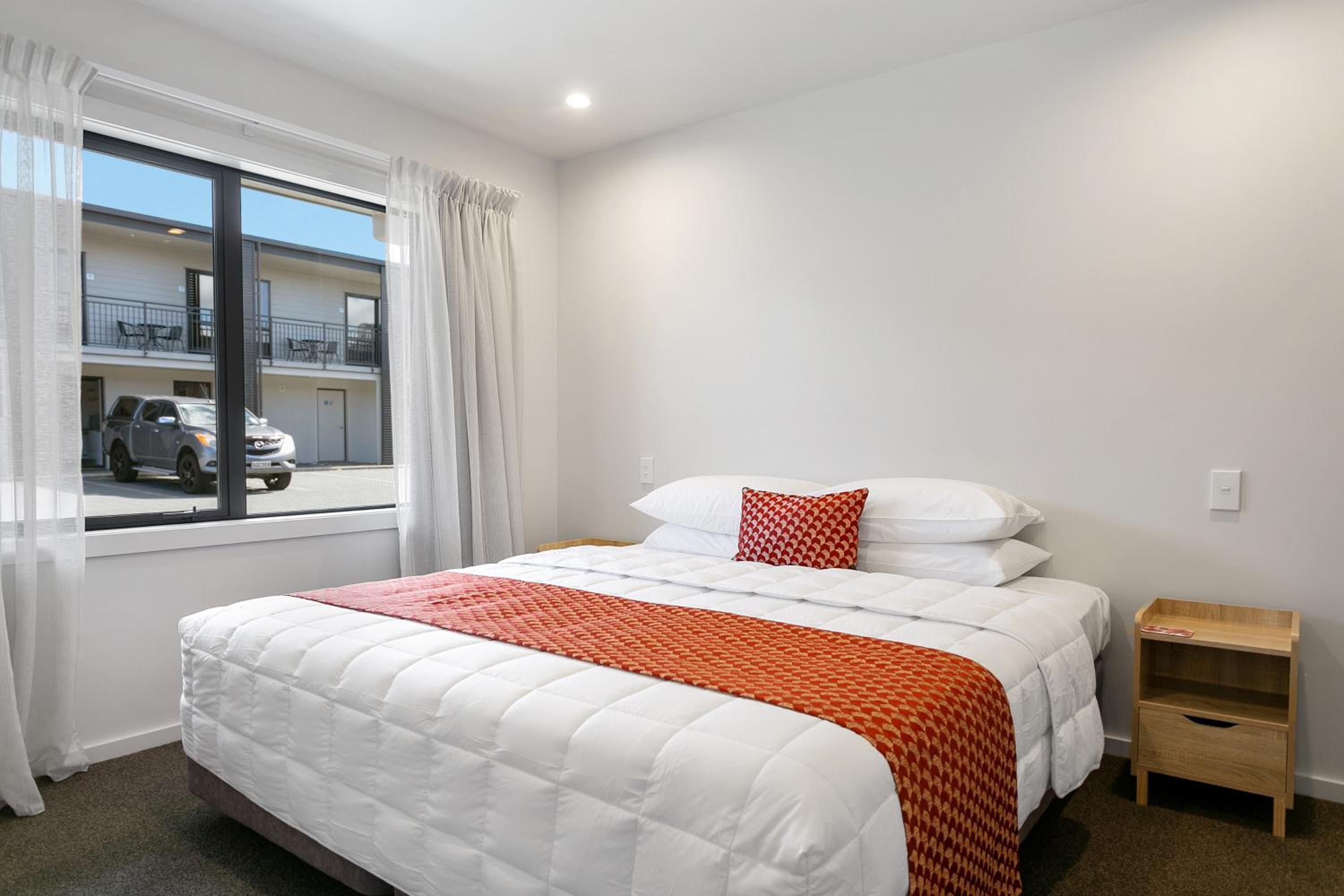 Acacia Lake View Motel