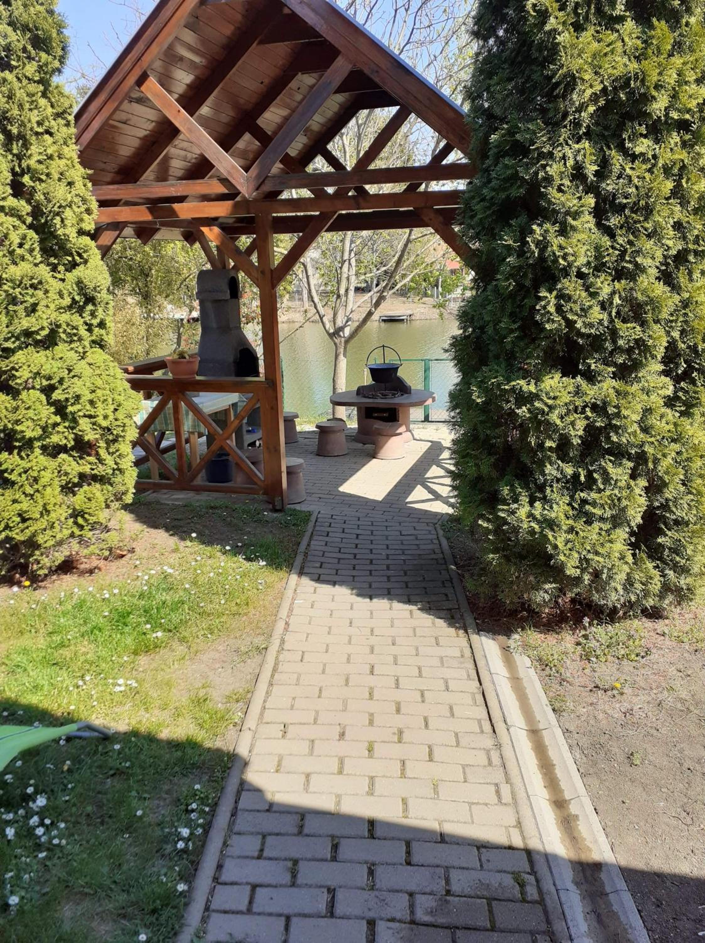 Photo 12