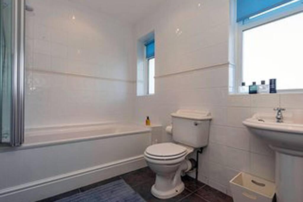TY CAMP- 4 BED SEA FRONT - RAVENSPOINT ROAD view 4