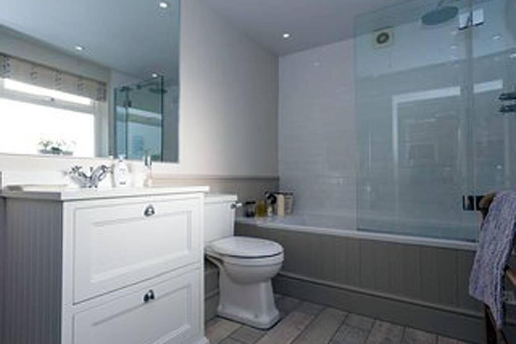 TY CAMP- 4 BED SEA FRONT - RAVENSPOINT ROAD view 5