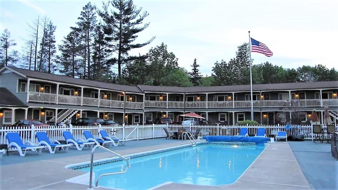 Hotel Mt. Madison Inn & Suites