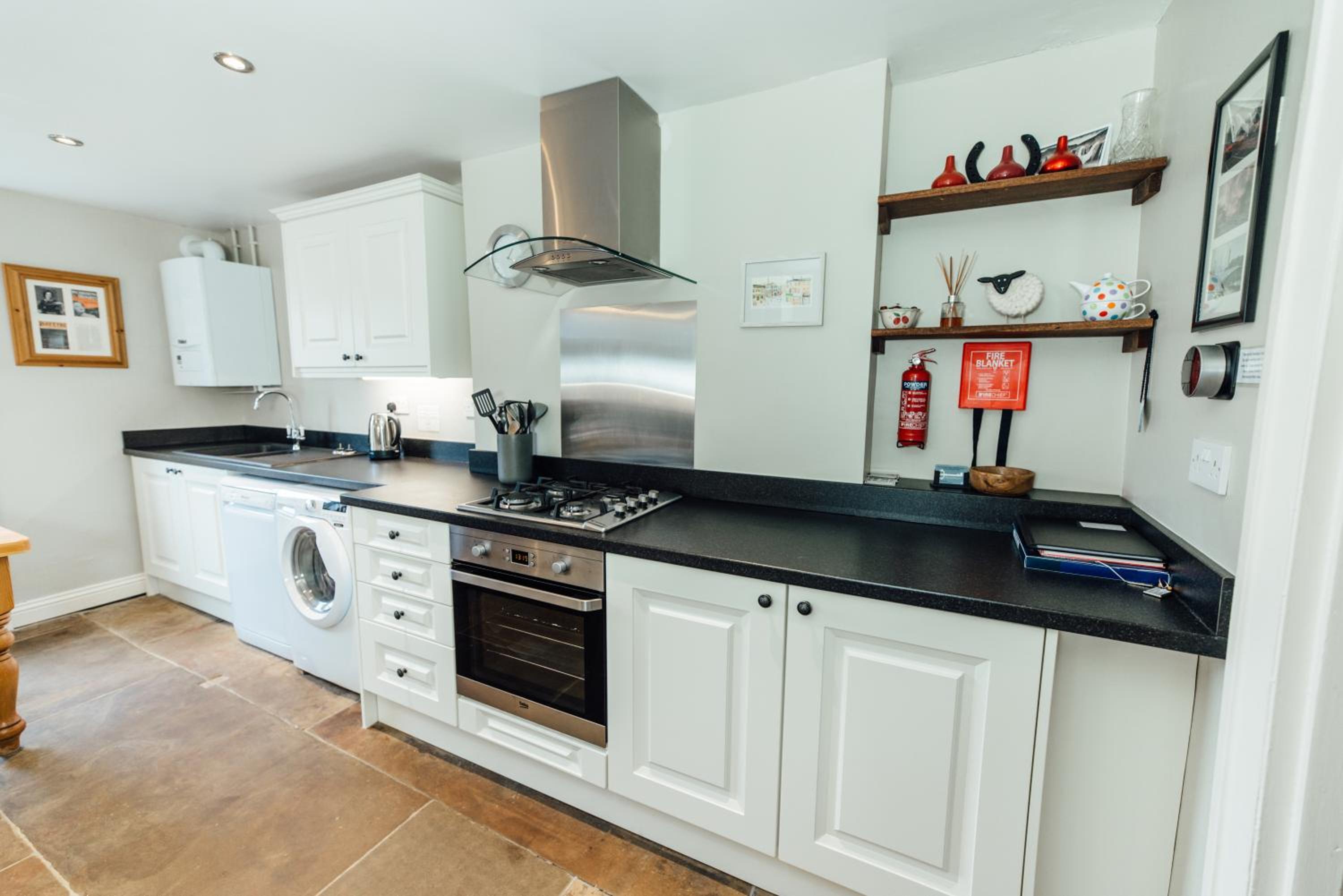 Mulberry Cottage with Wood Burner, Garden and Easy Parking