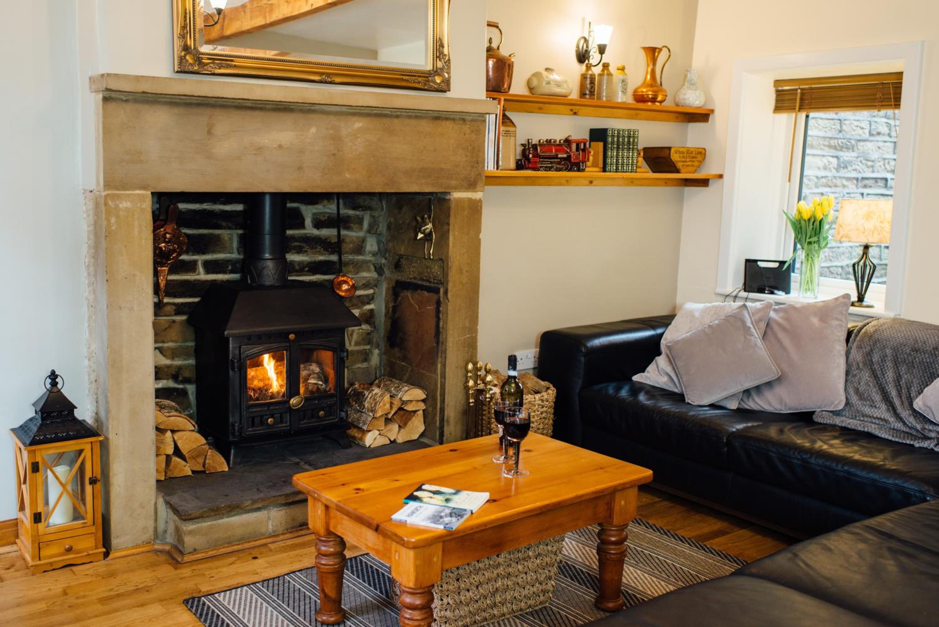 Mulberry Cottage with Wood Burner, Garden and Easy Parking