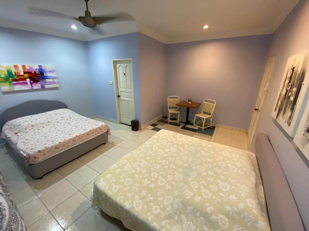 J Guest House photo 6