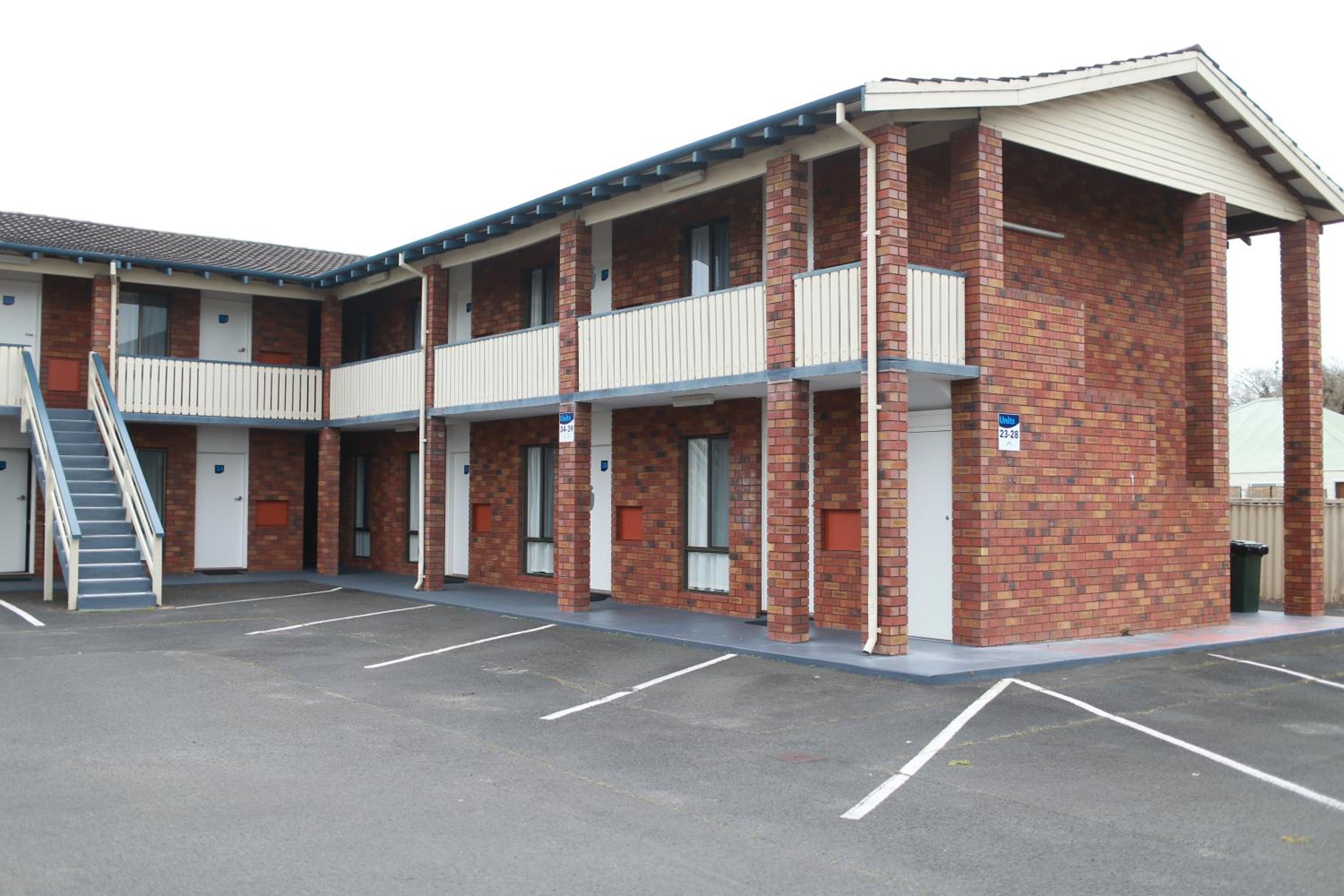 Hotel Busselton Motel - Image 1