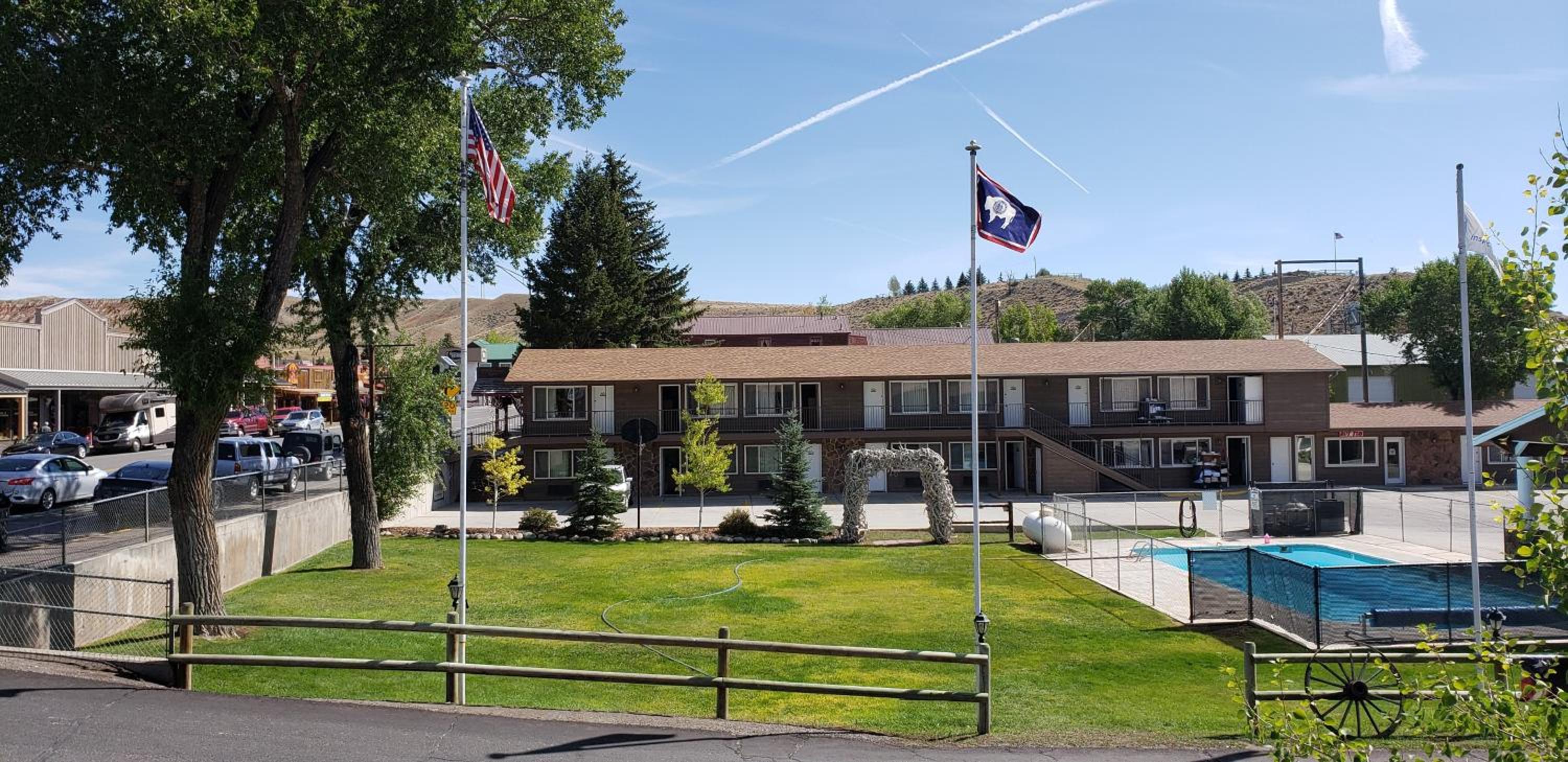 Stagecoach Inn & Suites
