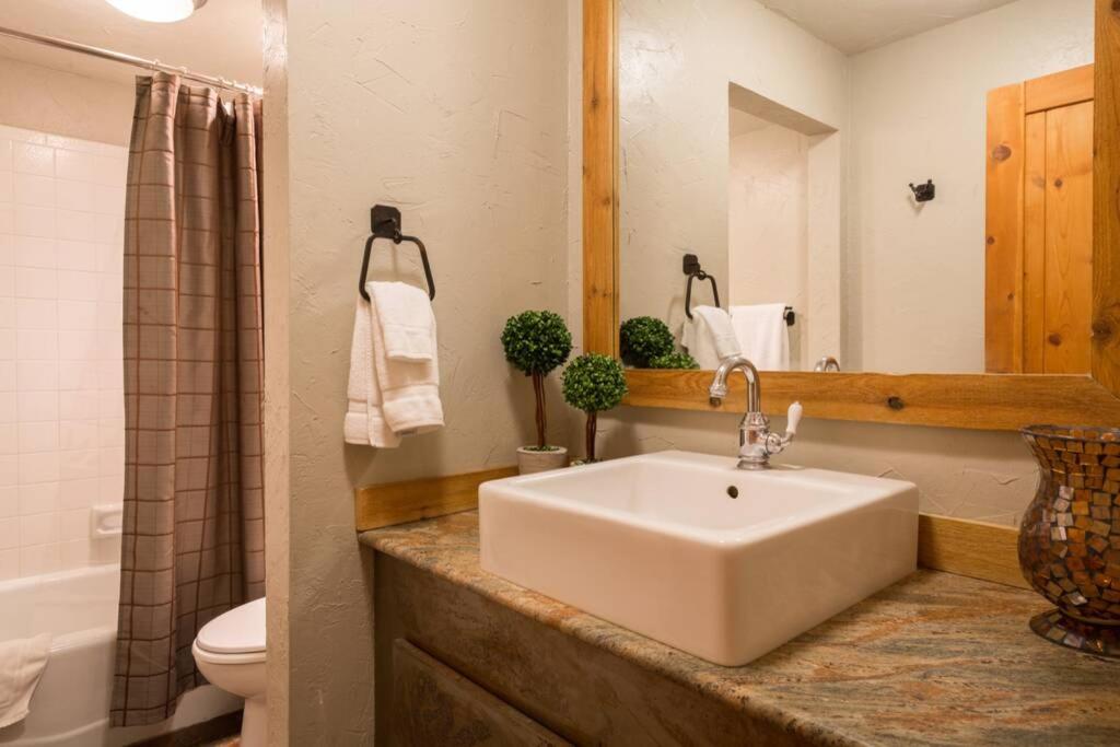 #212 1br Condo Across from PC Resort view 2