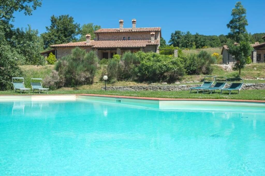 Villa Nocciola Il Poderone view 2