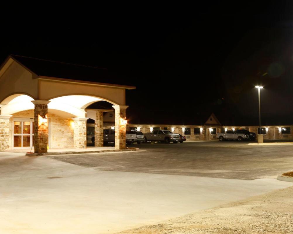 Eagle Ford Inn