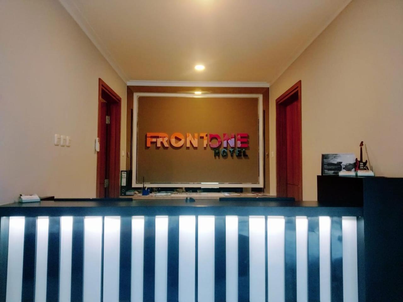 Front One Hotel Tulungagung, トゥルンアグン - 14