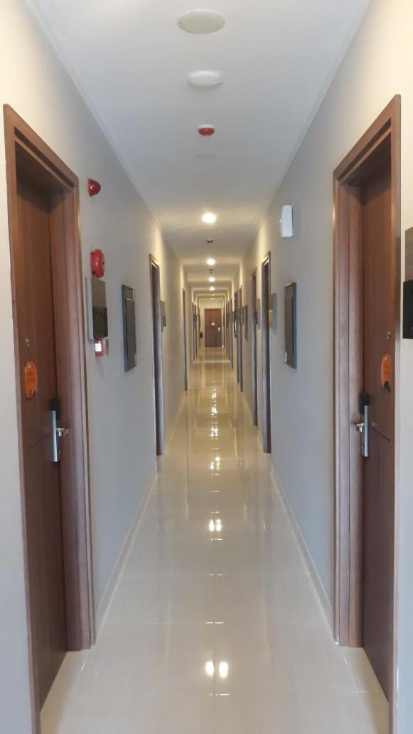 Front One Hotel Tulungagung, トゥルンアグン - 12