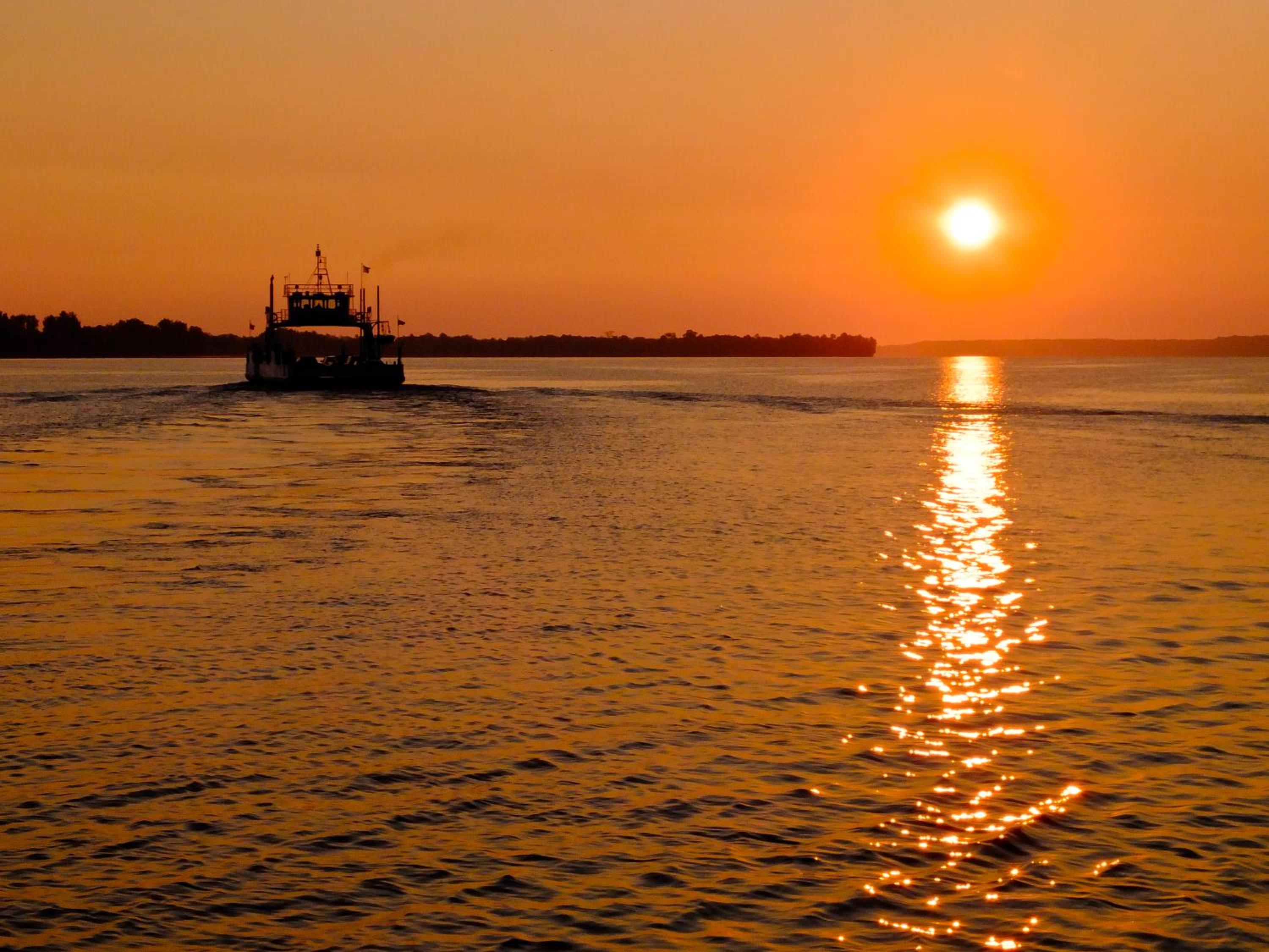 Belleville Vacations - Ramada by Wyndham Belleville Harbourview Conference Center - Property Image 8