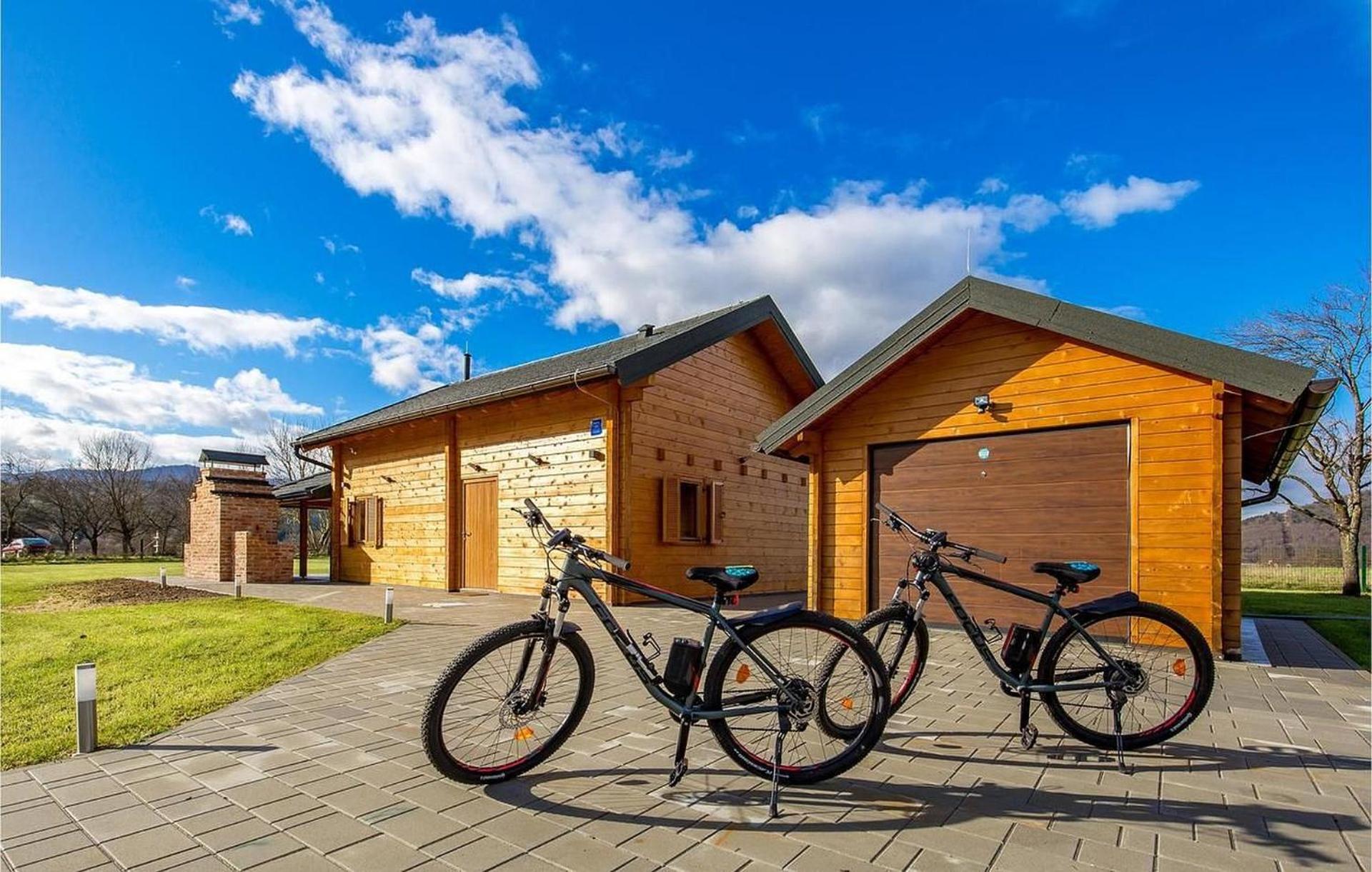 V's place - wooden house with heated pool and outdoor sauna view 5