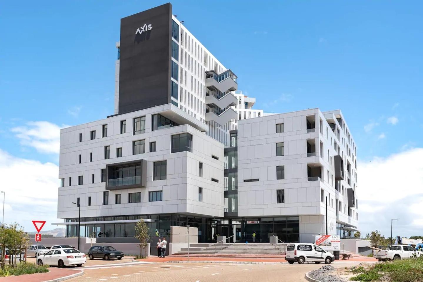 Axis - Century City Self Catering Apartment view 4