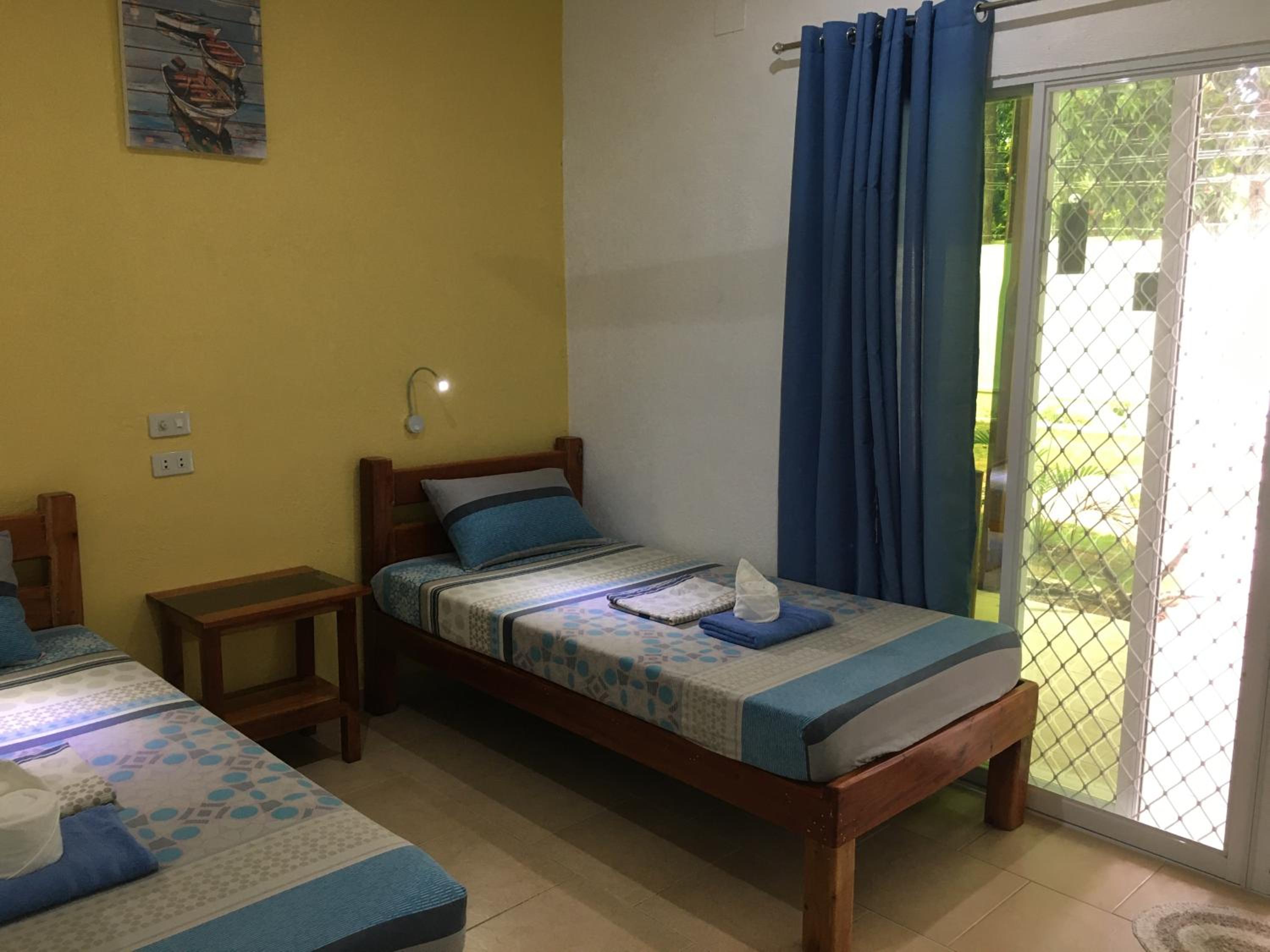 Alona Gecko Inn