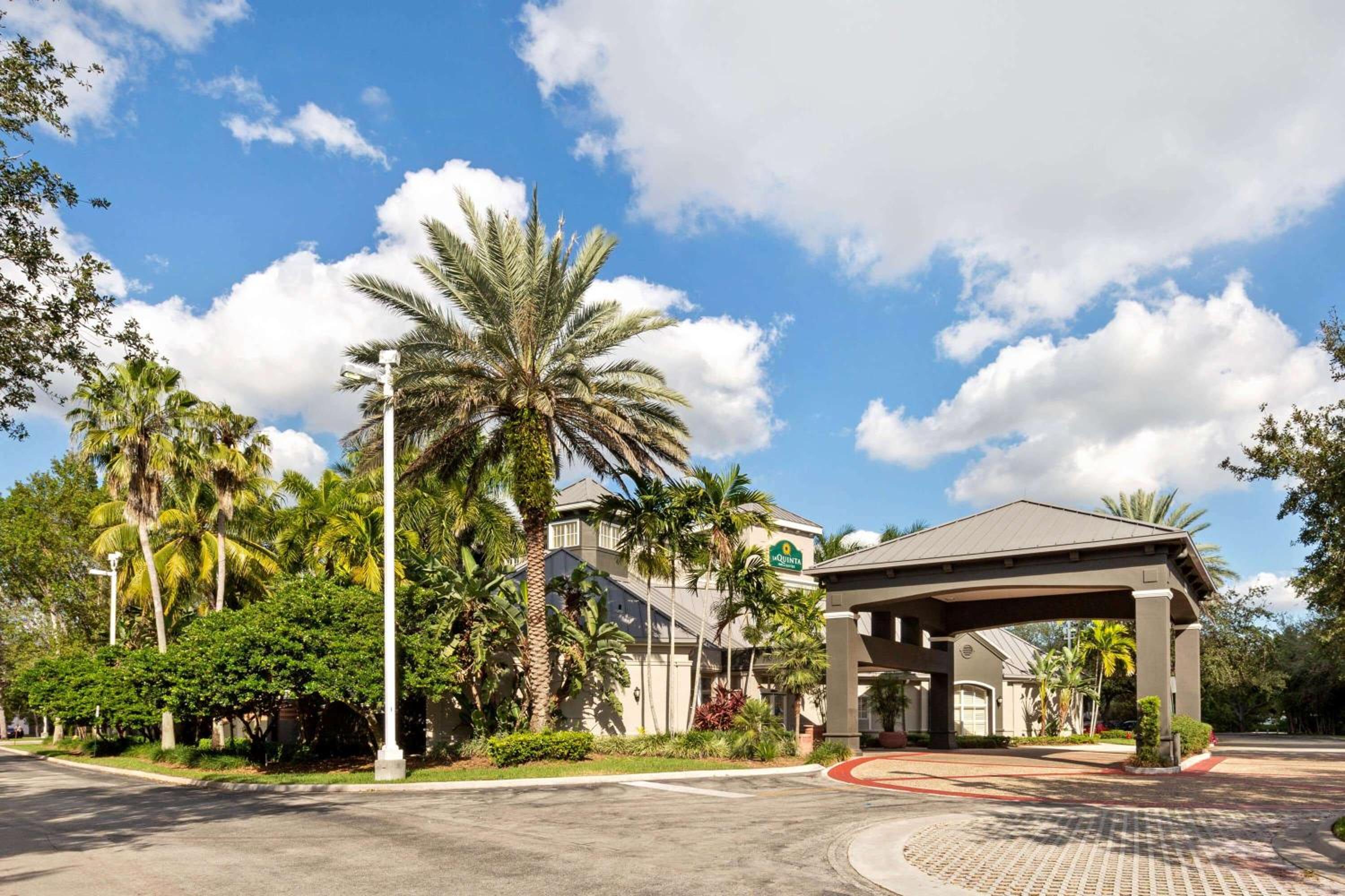 Fort Lauderdale Vacations - La Quinta by Wyndham Ft. Lauderdale Plantation - Property Image 1