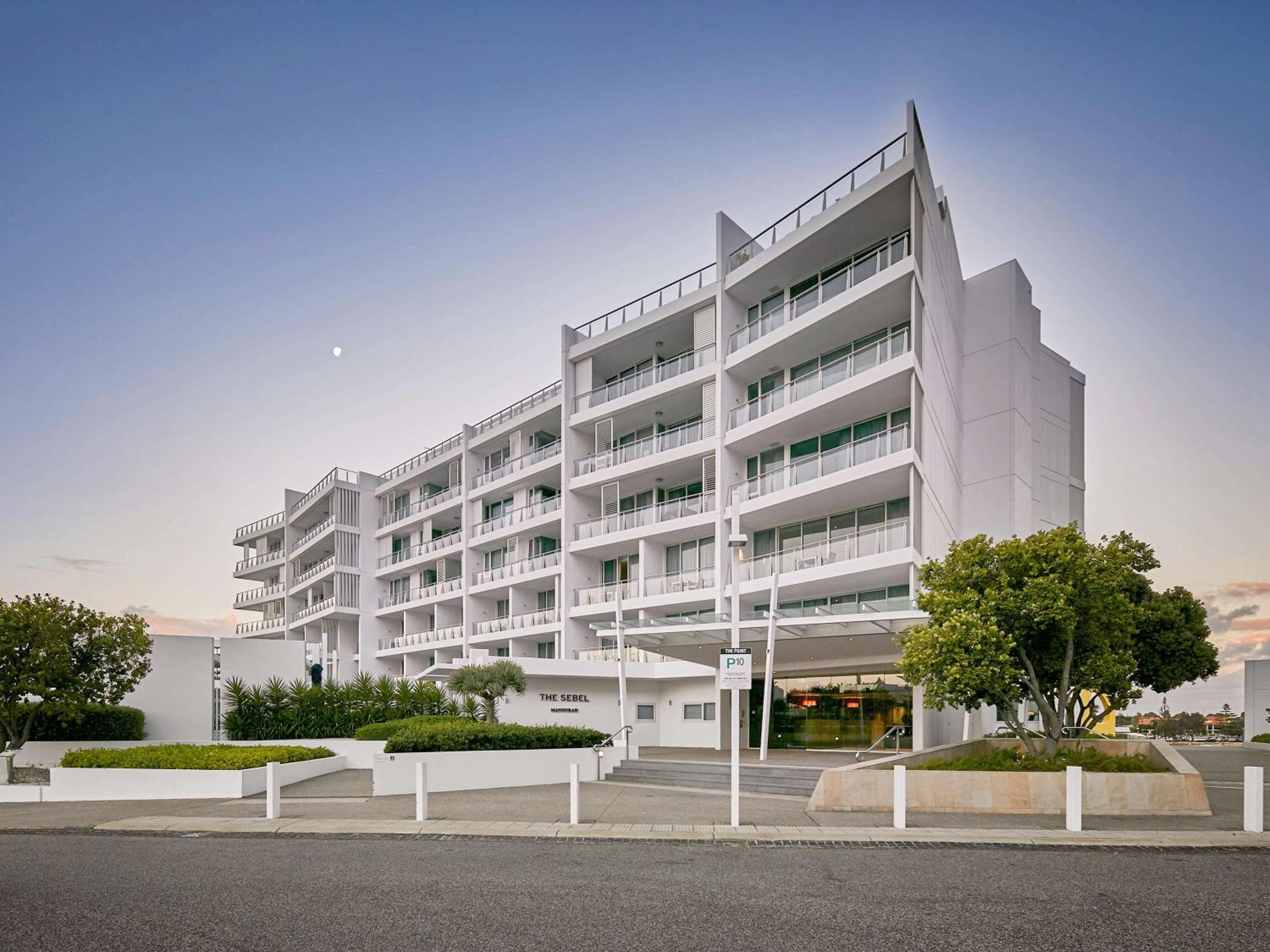 Hotel The Sebel Mandurah - Image 1
