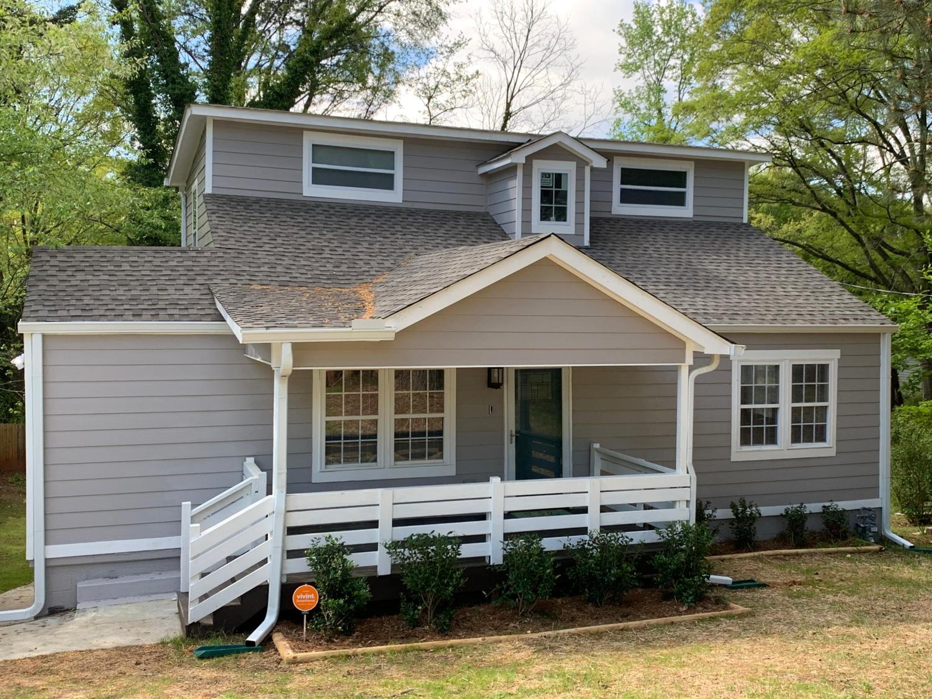 Modern Home:3 Bedroom;2.5 Bath Near M-Benz Stadium view 2