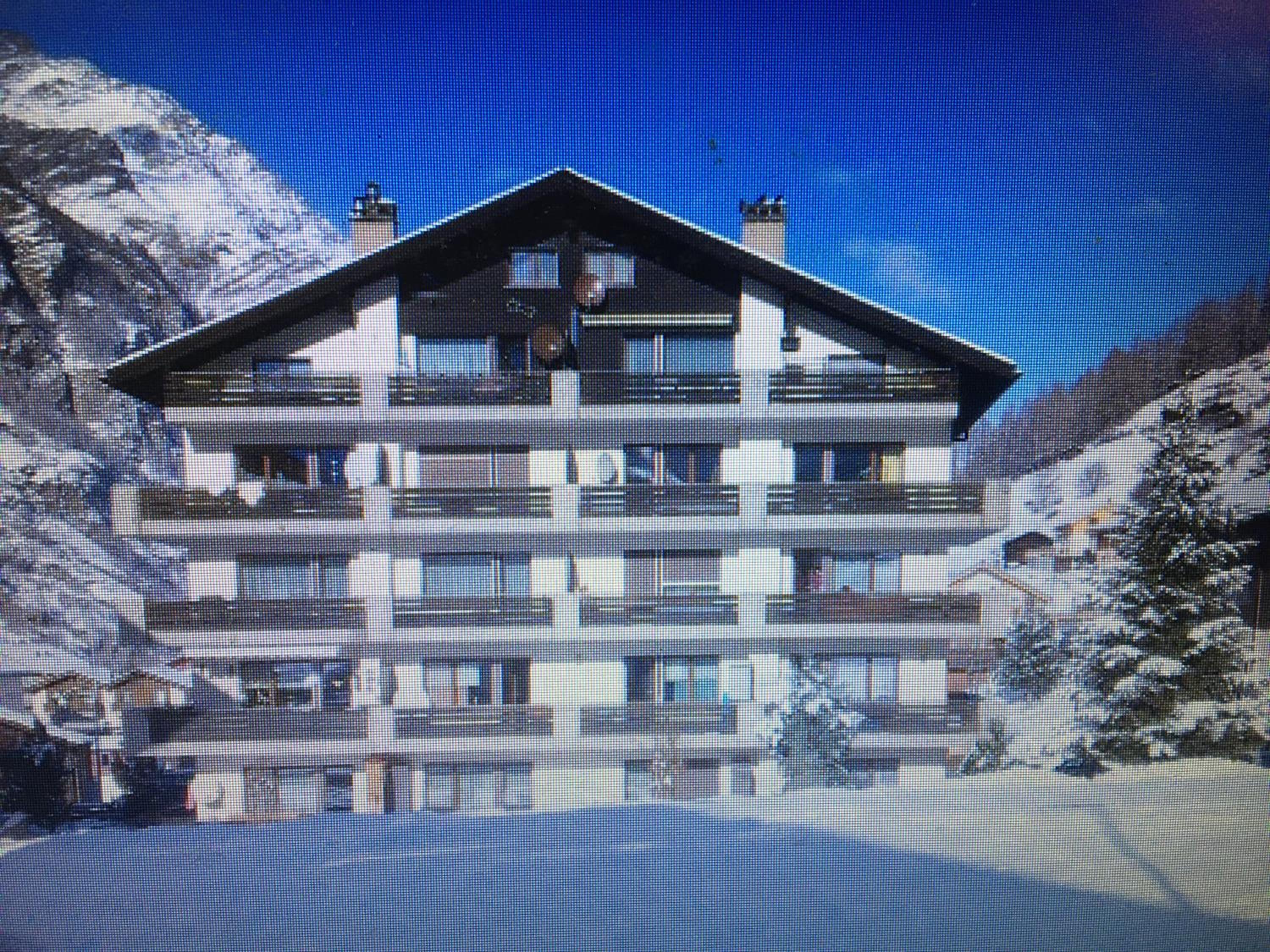 Modern Täsch Apartment with Free Parking