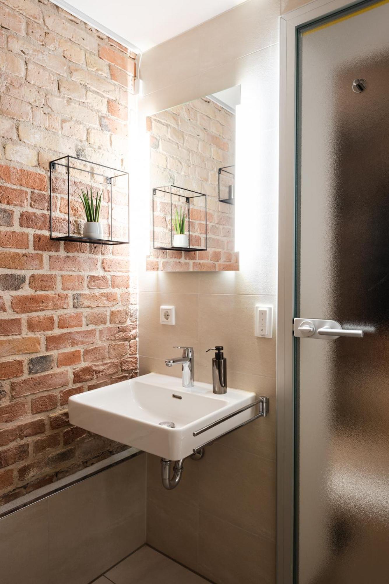 Luxurious Urban Living - Premium Downtown Apartments next to HBF