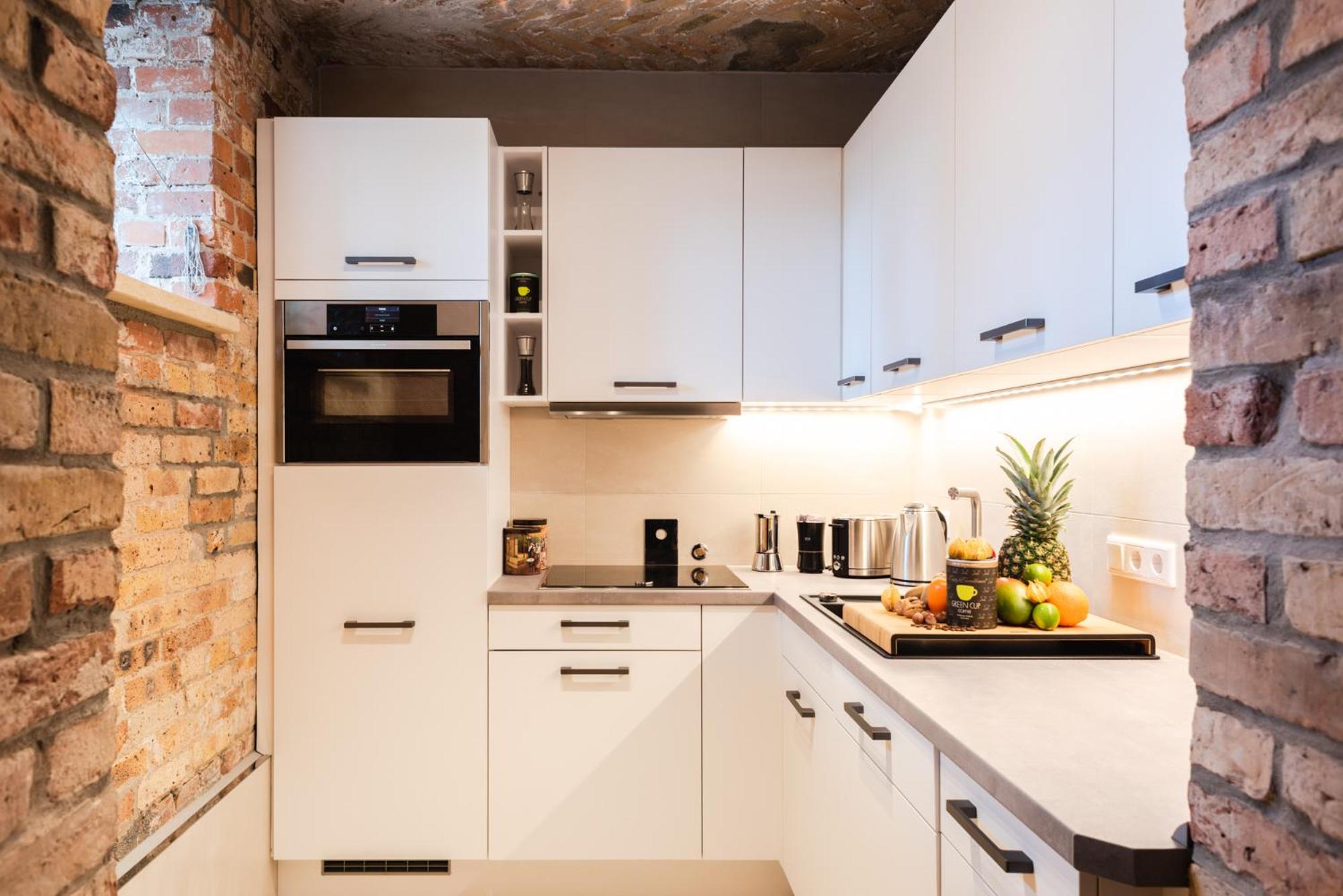 Luxurious Urban Living - Premium Downtown Apartments next to HBF