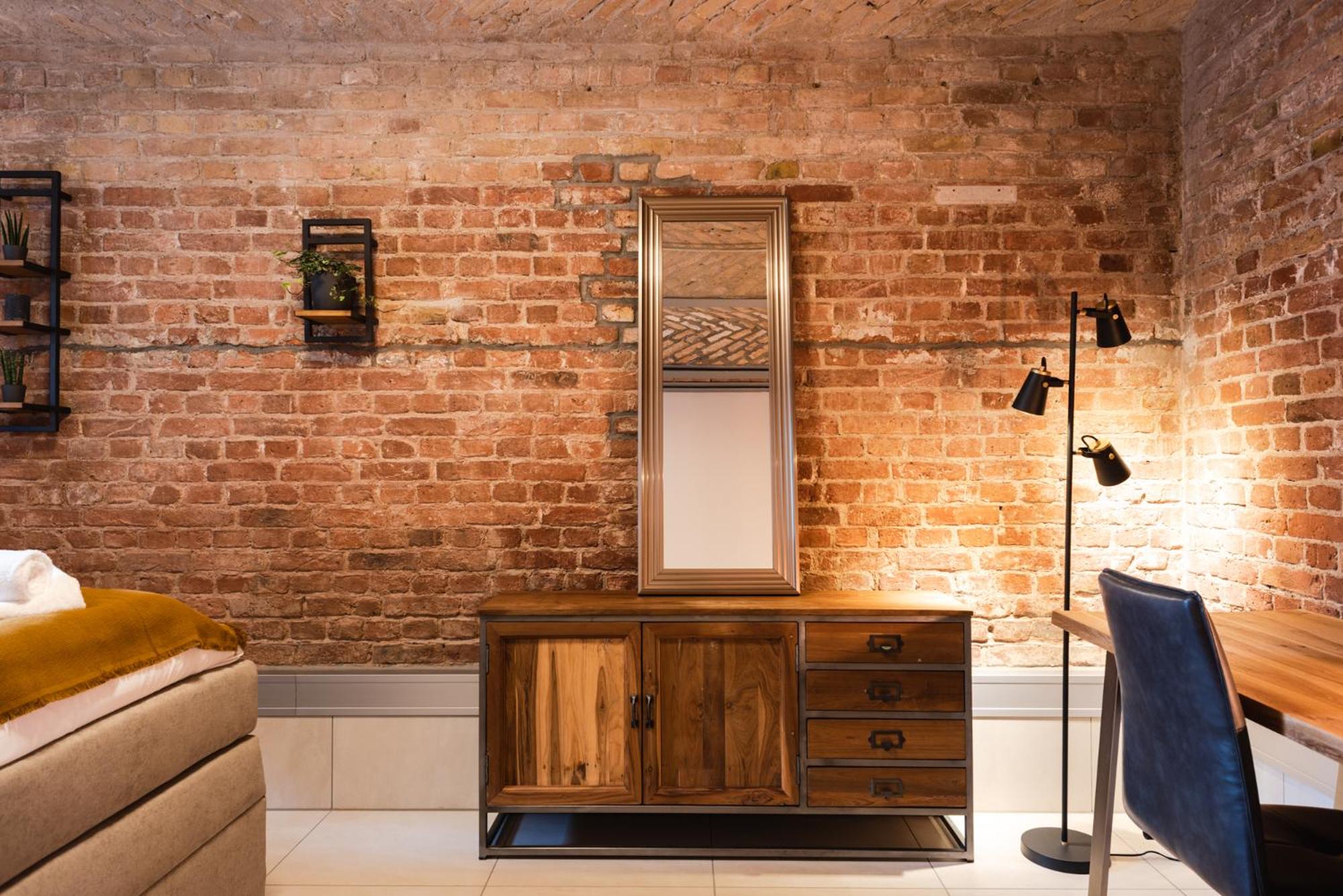 Luxurious Urban Living - Premium Downtown Apartments next to HBF