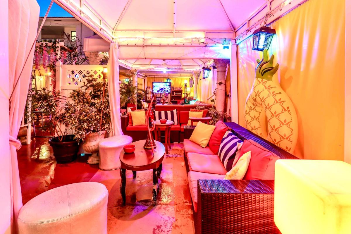 lounge