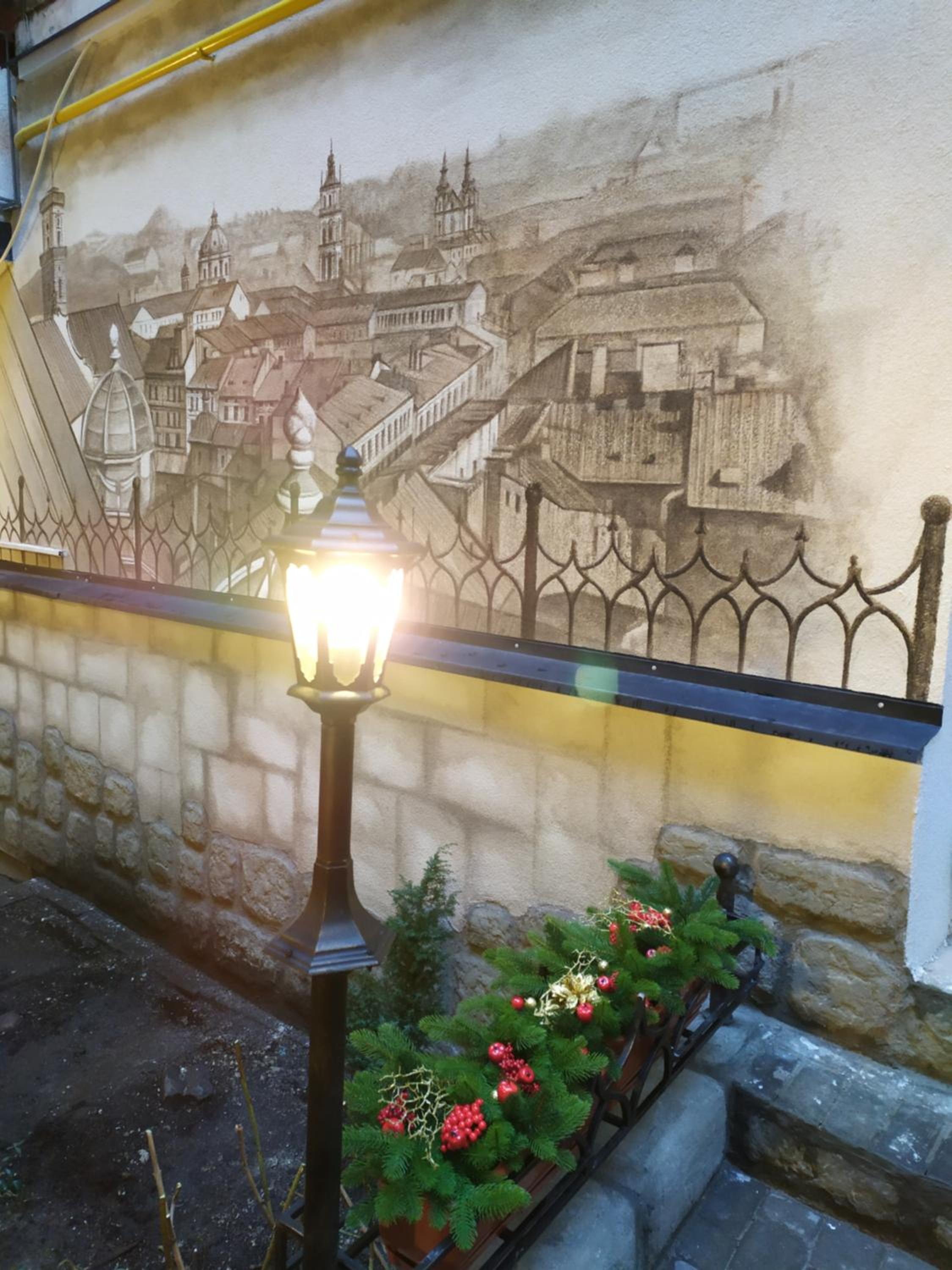 RynOK 25 Deluxe Lviv Center view 3