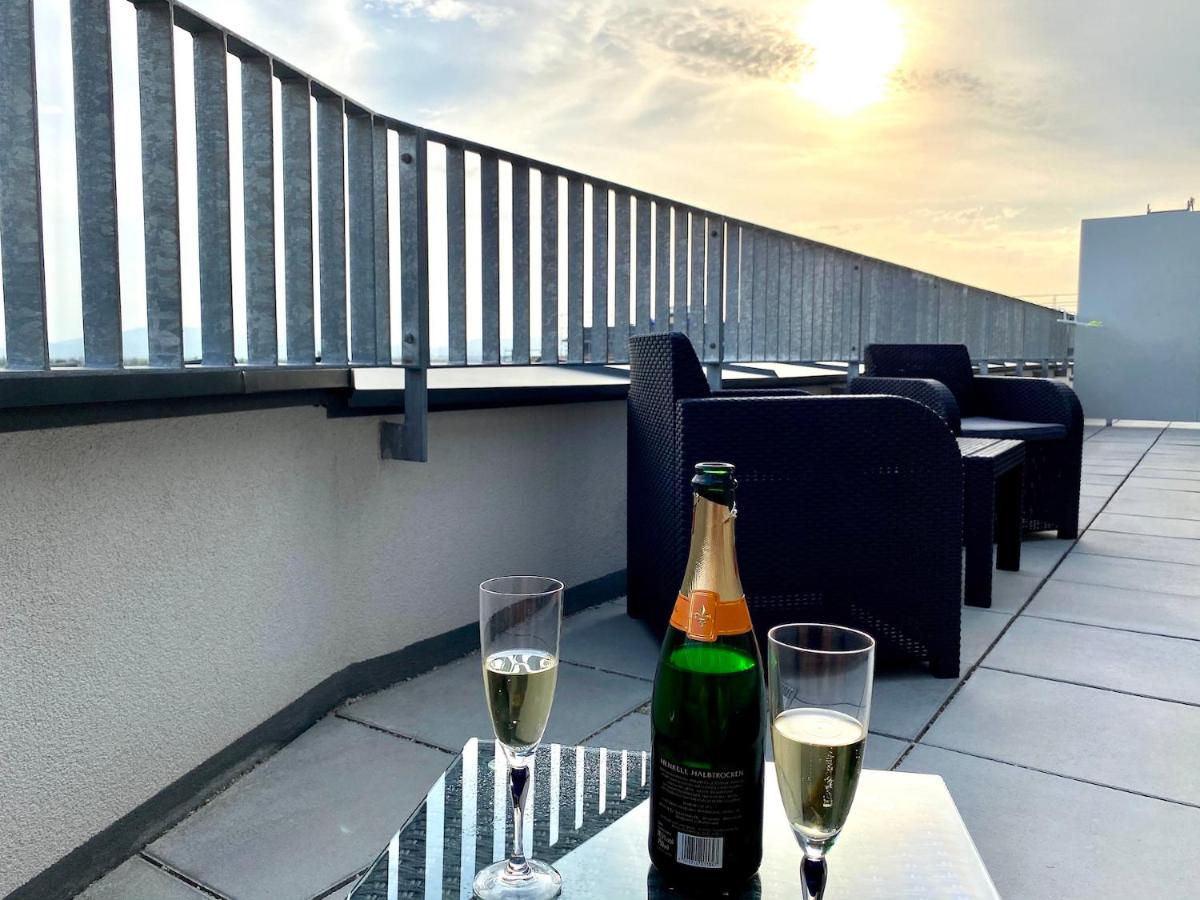 Sonnenwohnen Penthouse direkt bei U-Bahn und Therme Wien mit Top Anbindung ins Zentrum