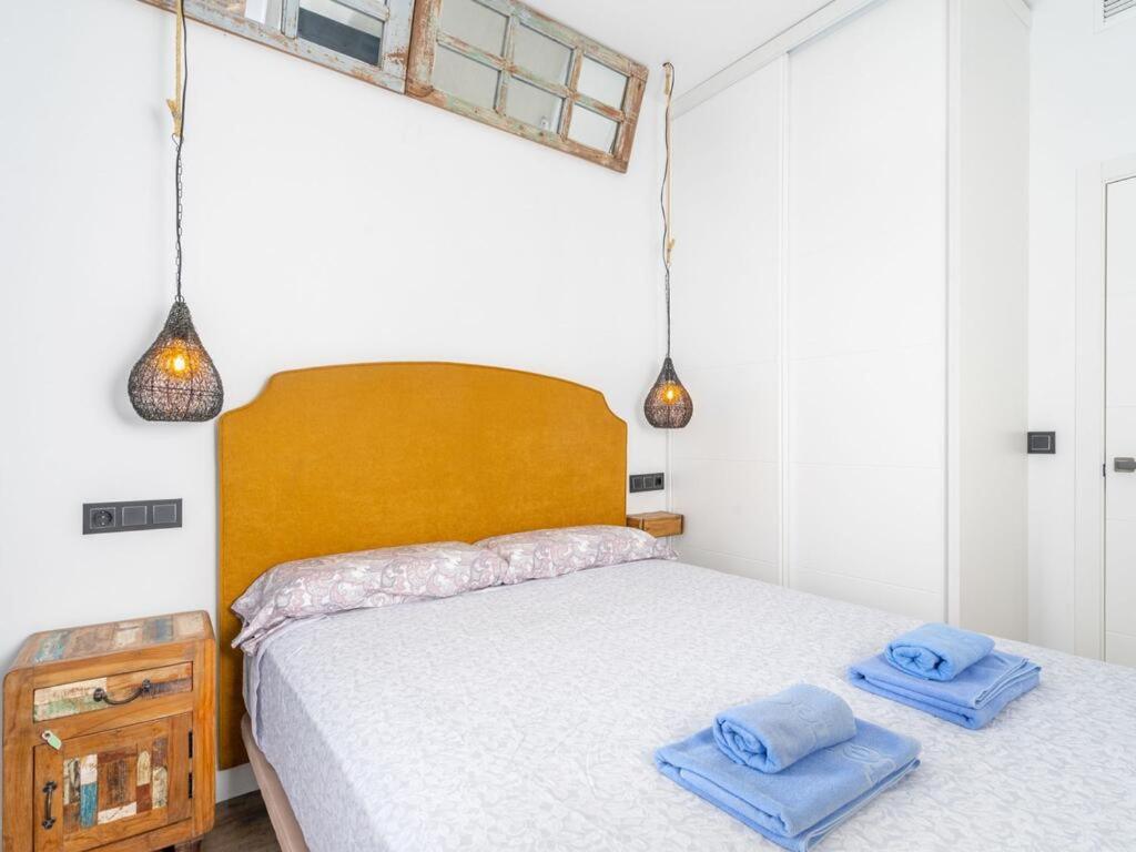 Apartamentos LOLA y MANUELA en primera línea playa Carihuela con excelente Terraza-jardin de 80 m2 frente al Mar con aparcamiento privado Ideal para descan photo 2