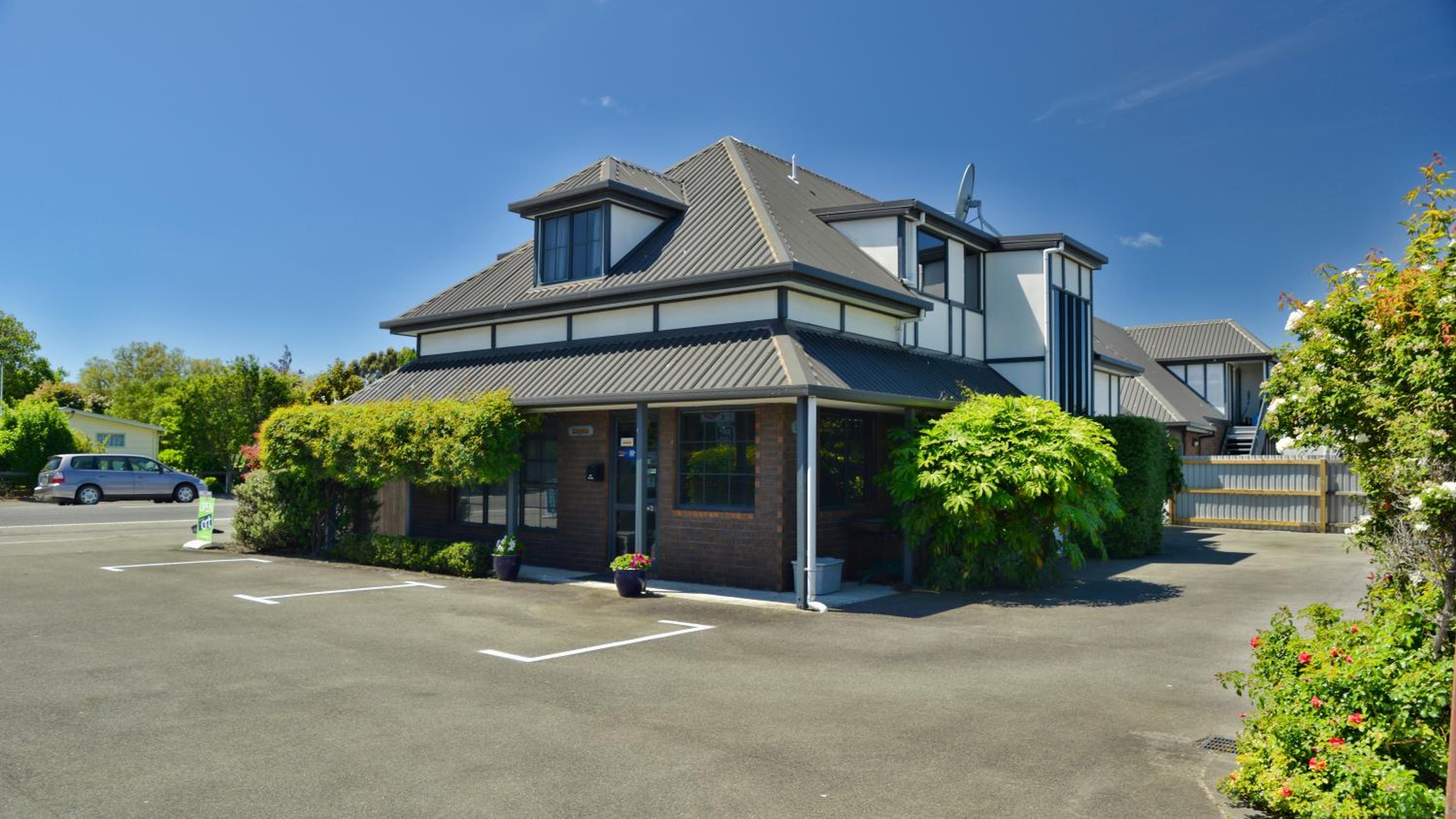 Aston Court Motel