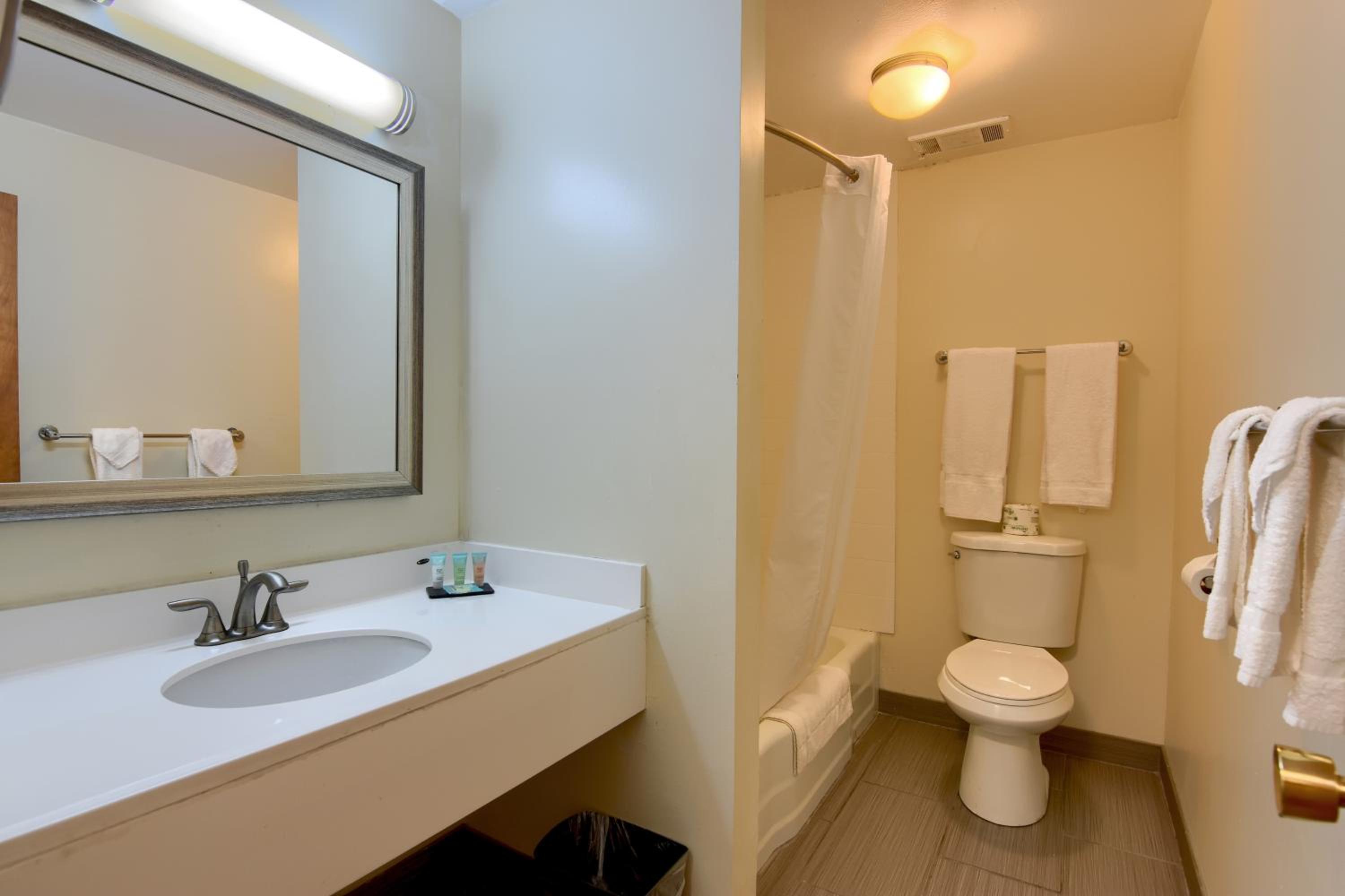 Knight's Inn Boston/Danvers - Property Image 20