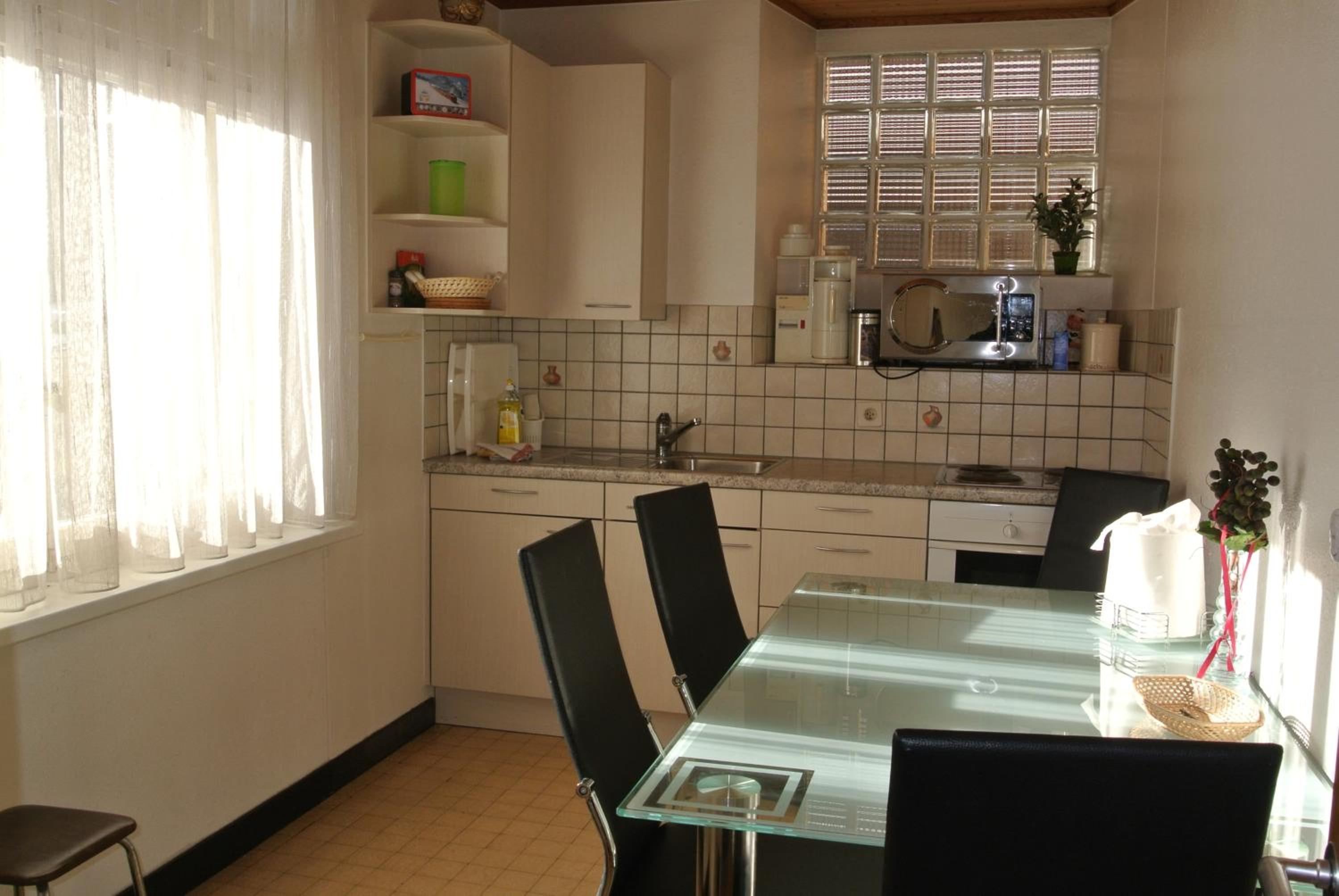 Angie's Apartments