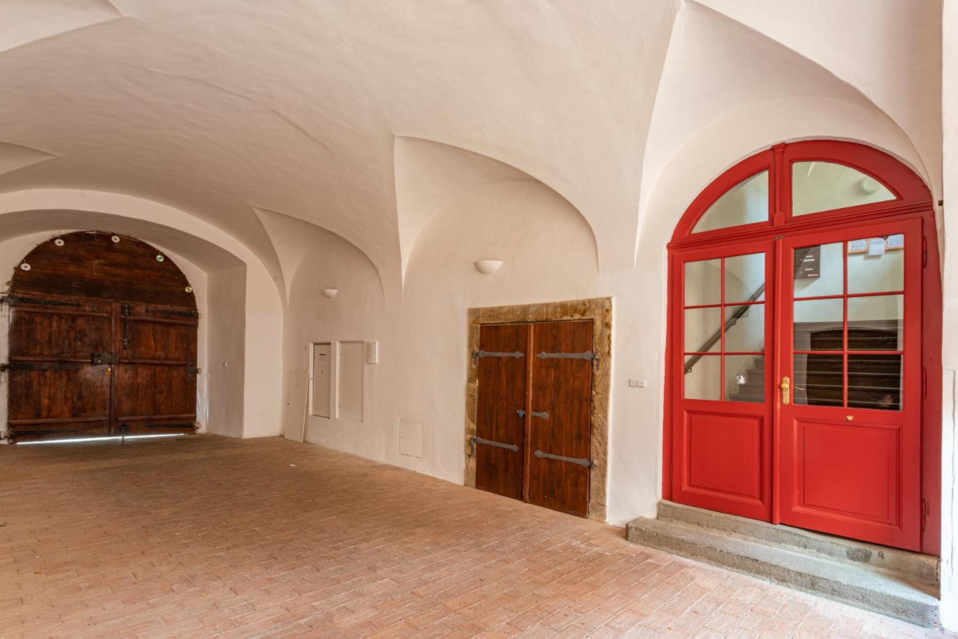 Mostecka Apartment
