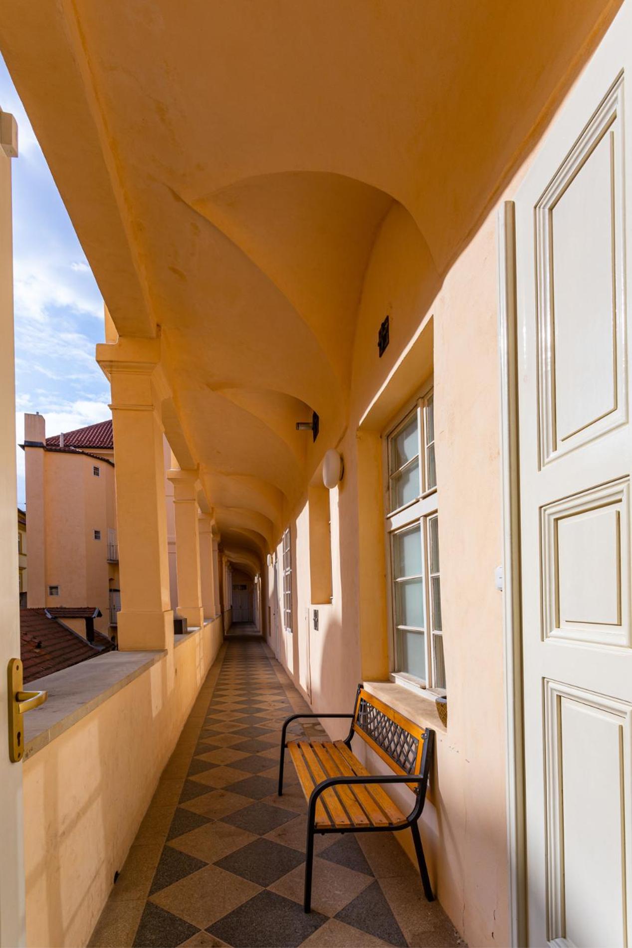 Mostecka Apartment