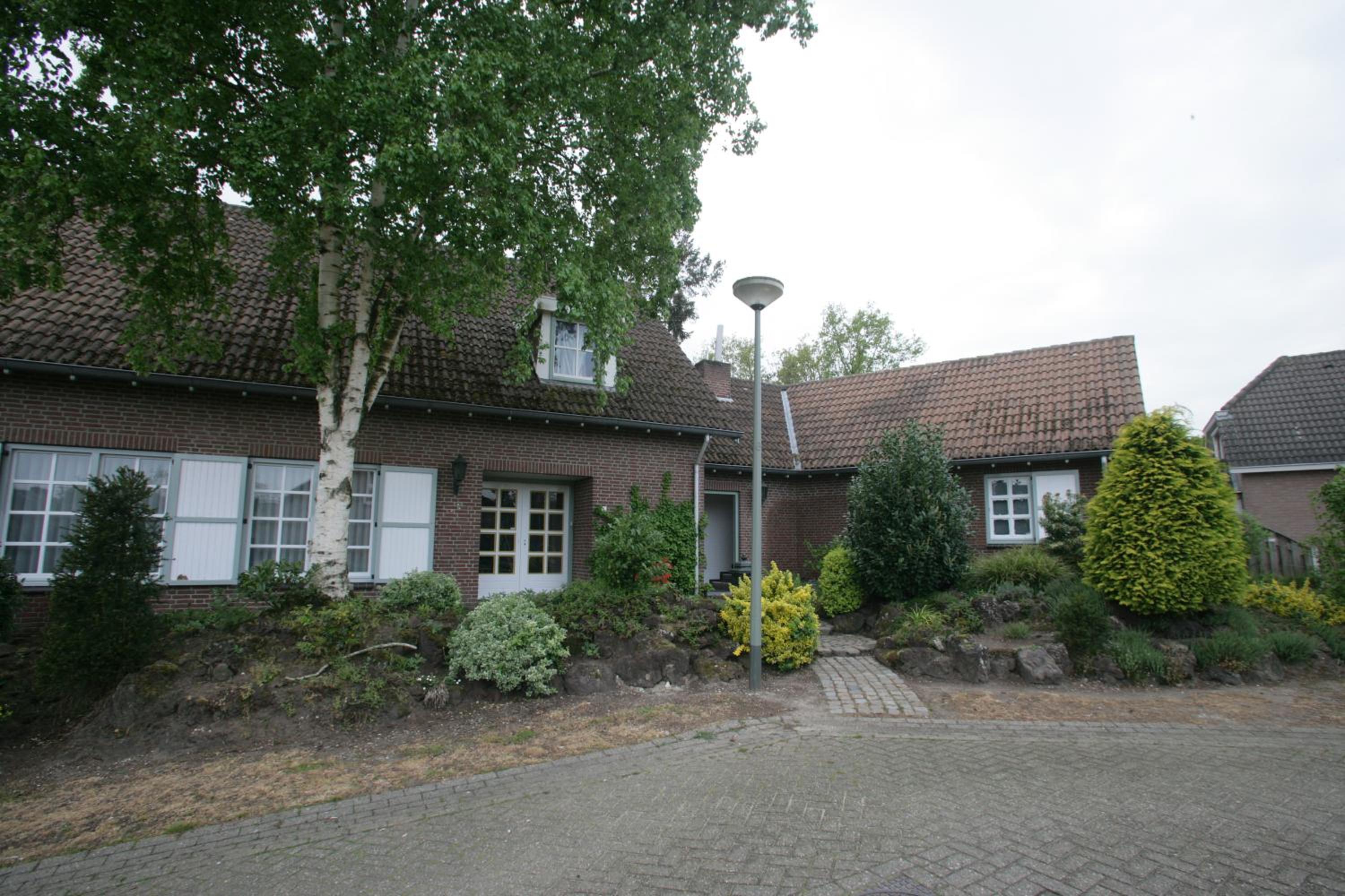Room to rent with own entrance, living room and bathroom