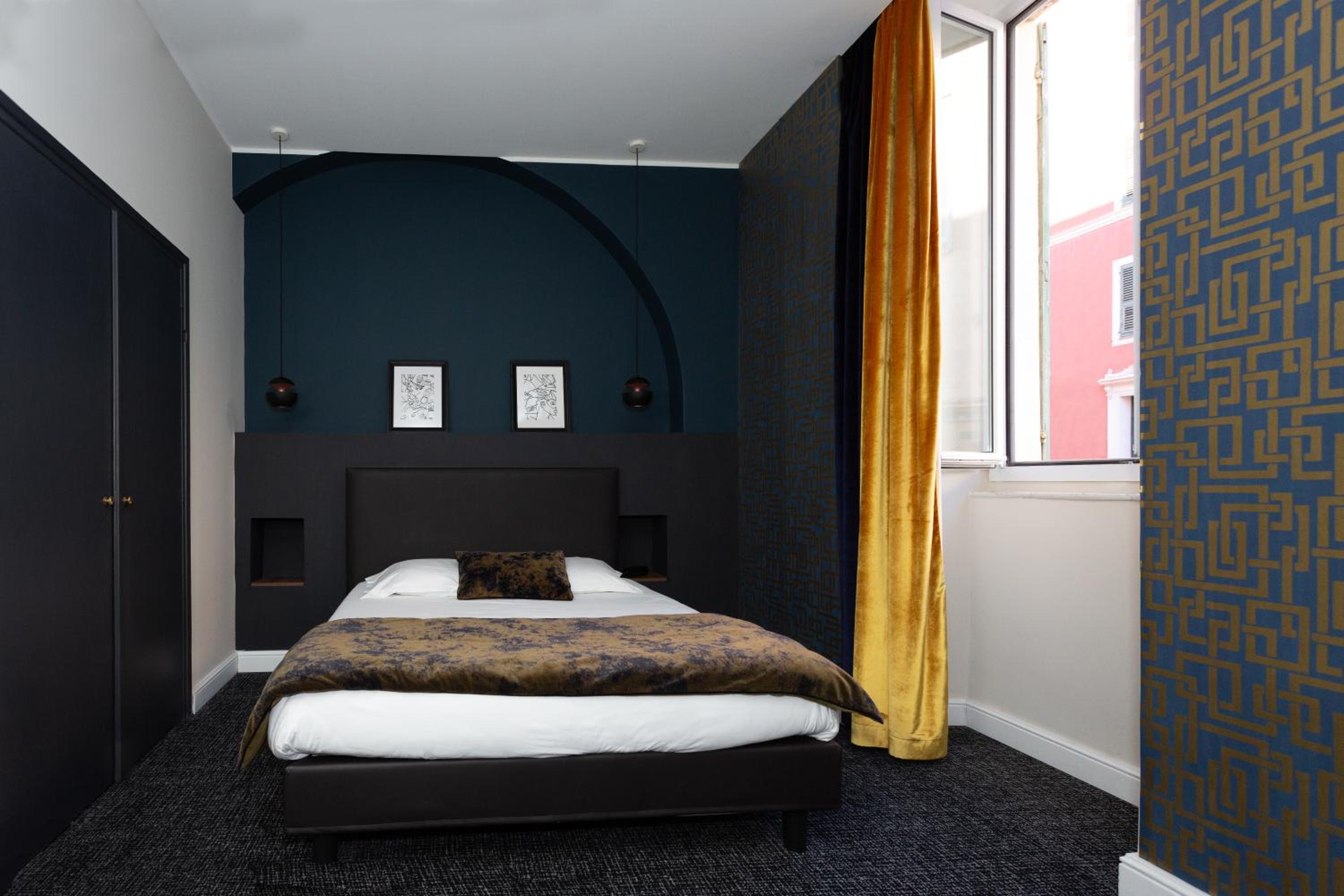 hotel room