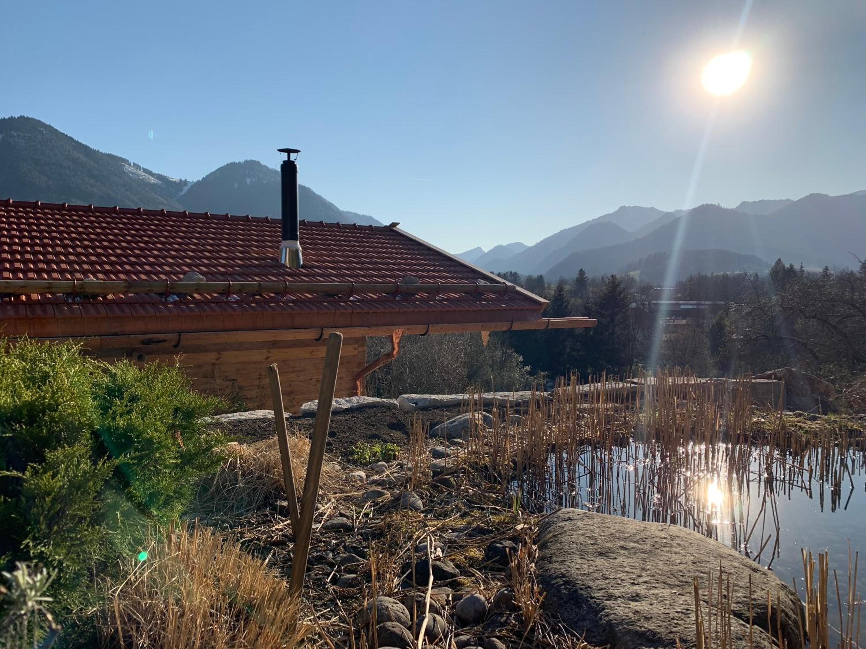 BERGSUCHT-Ruhpolding, Traumlage am sonnigen Südhang, kostenlose Parkplätze, schnelles WLAN, ruhige Sackgasse, NETFLIX inklusive