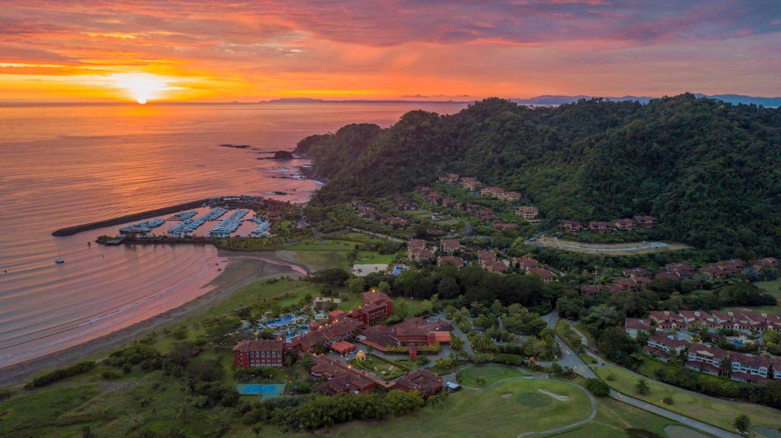 Villa La Perla 4Bdrs Ocean views Los Suenos view 5
