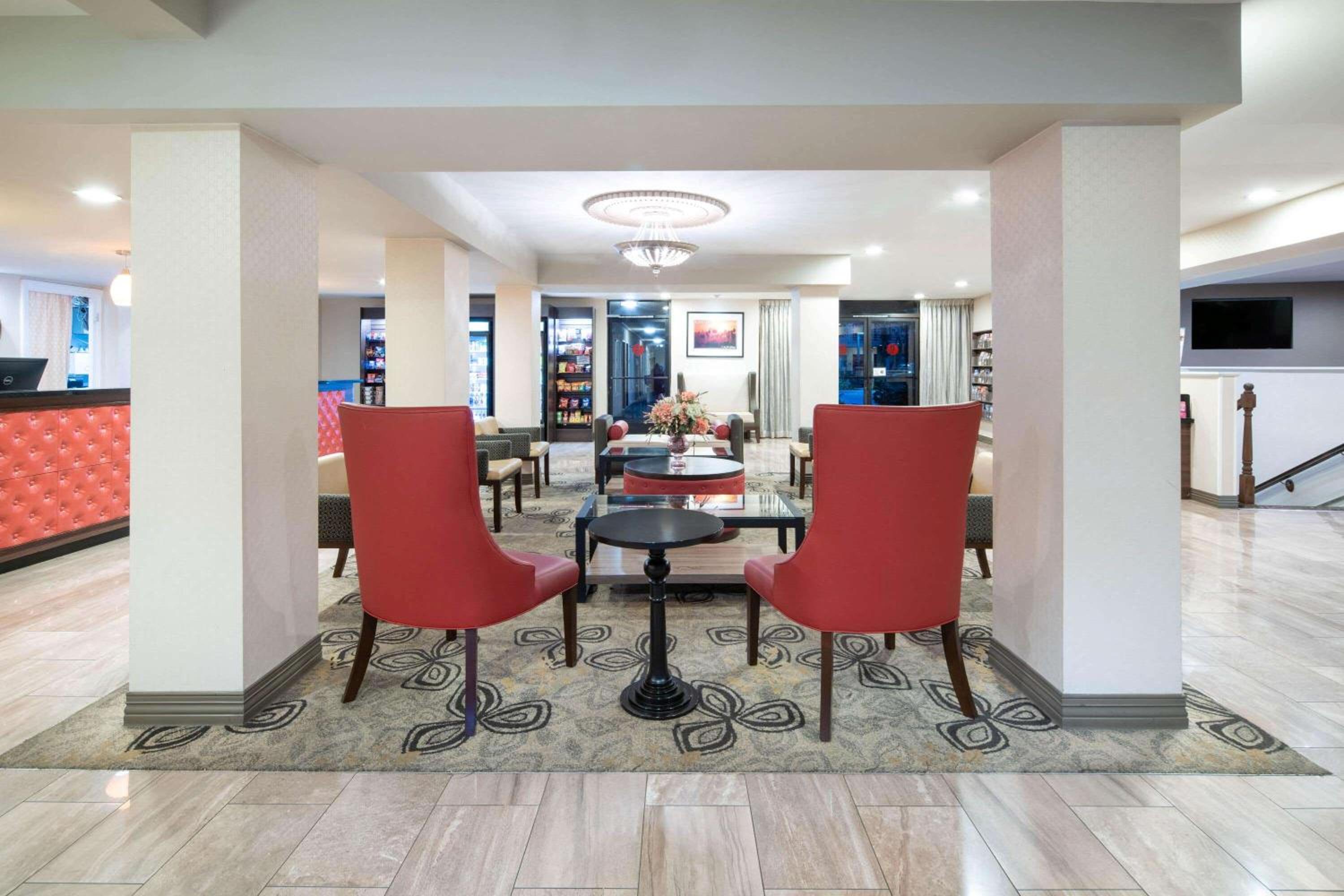 Burbank Vacations - Ramada by Wyndham Burbank Airport - Property Image 22