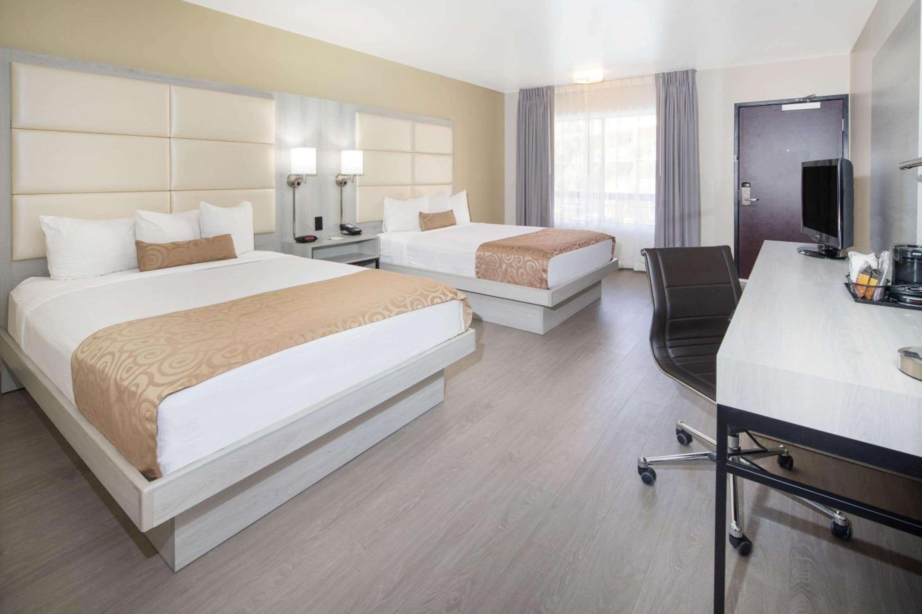 Burbank Vacations - Ramada by Wyndham Burbank Airport - Property Image 40