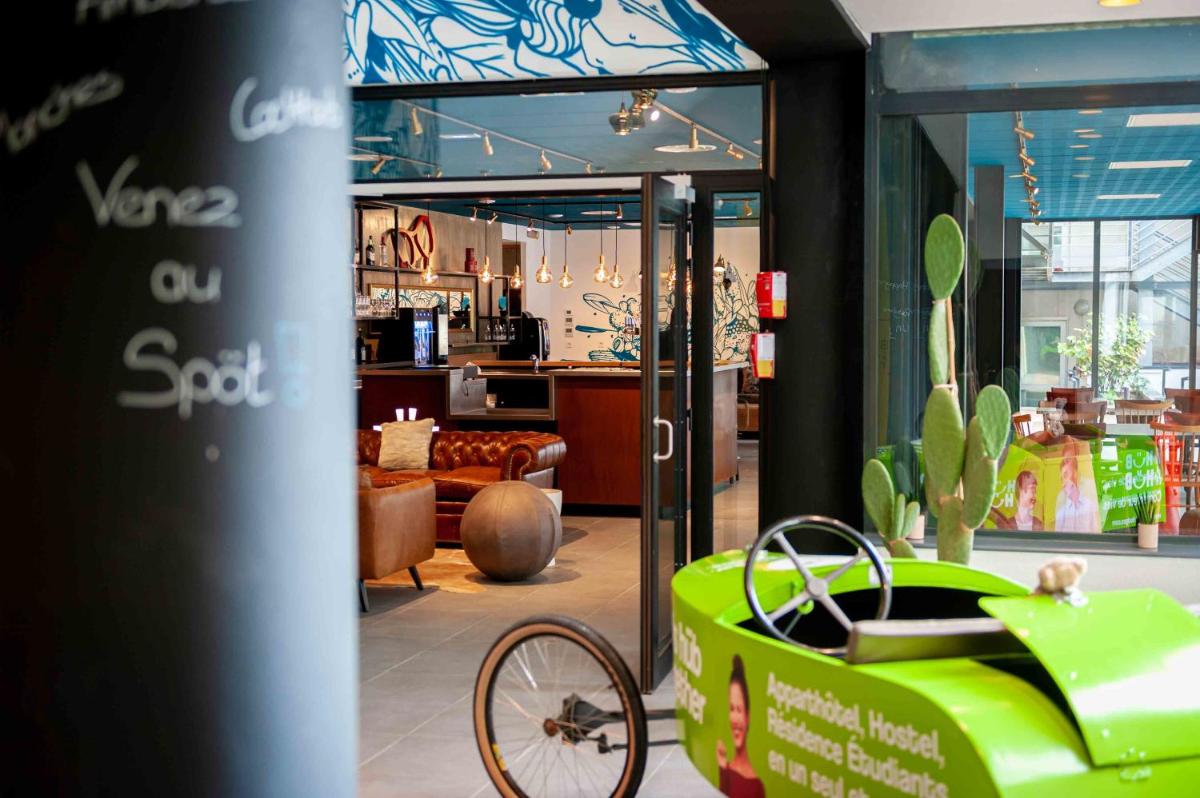 Grenoble Vacations - Hostel Le Hub Grenoble - Property Image 2