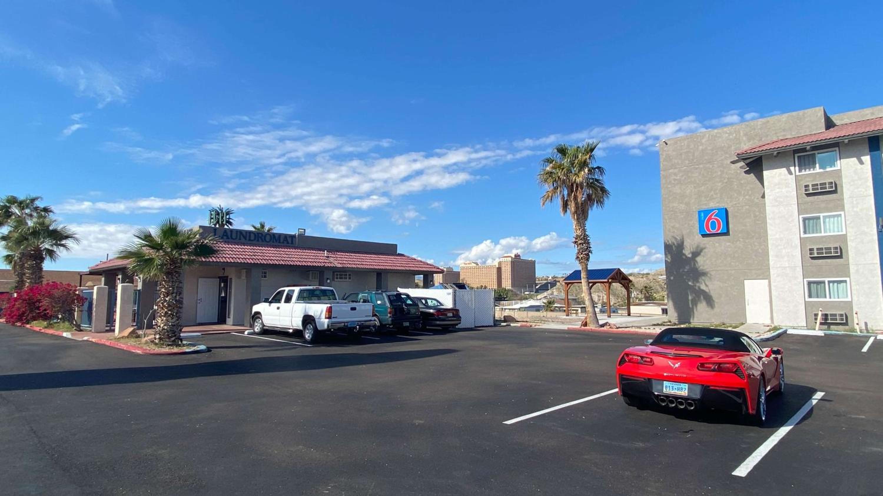 Motel 6 Bullhead City, Az - Laughlin view 4