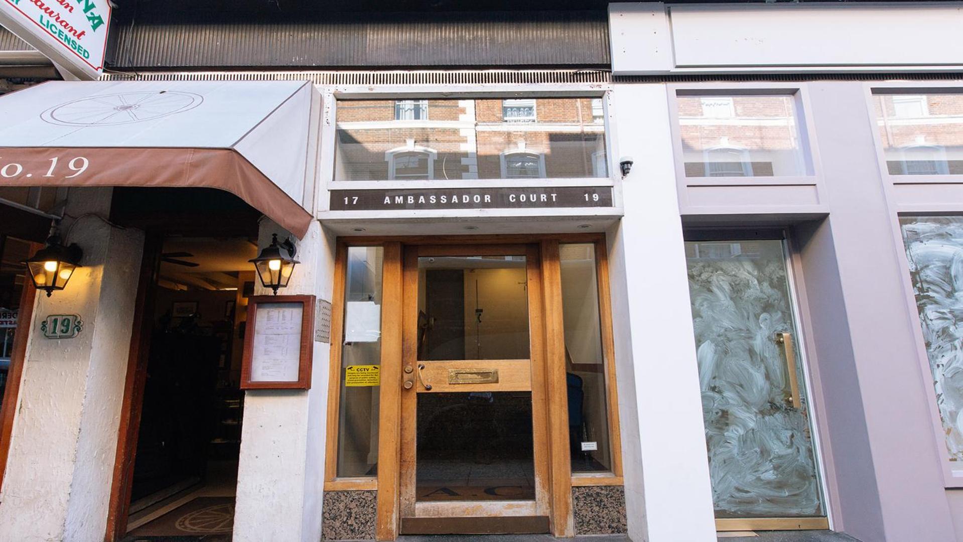 Studio flat in Paddington Central London Zone 1