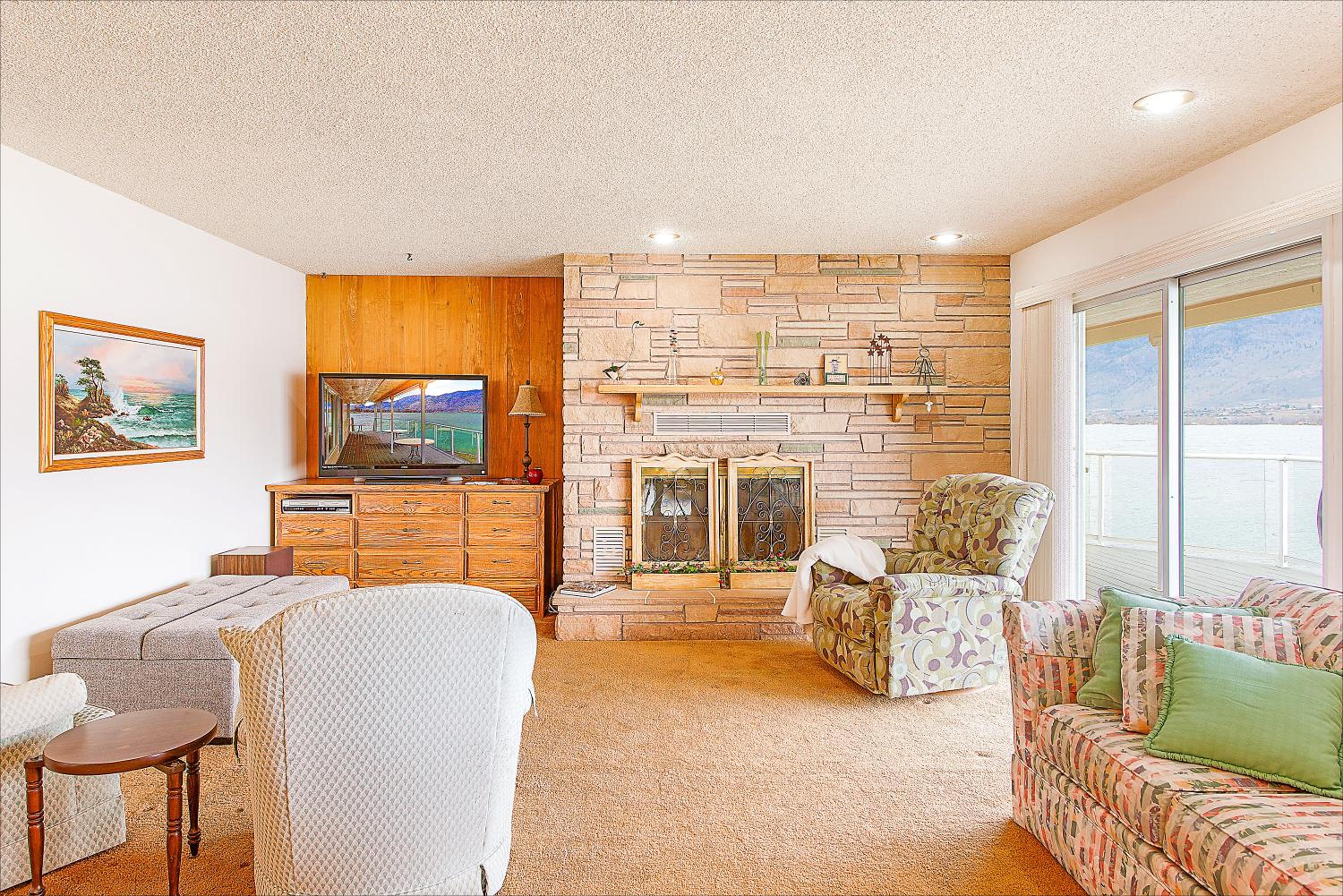 Linger Longer Lakeside Cottage view 4