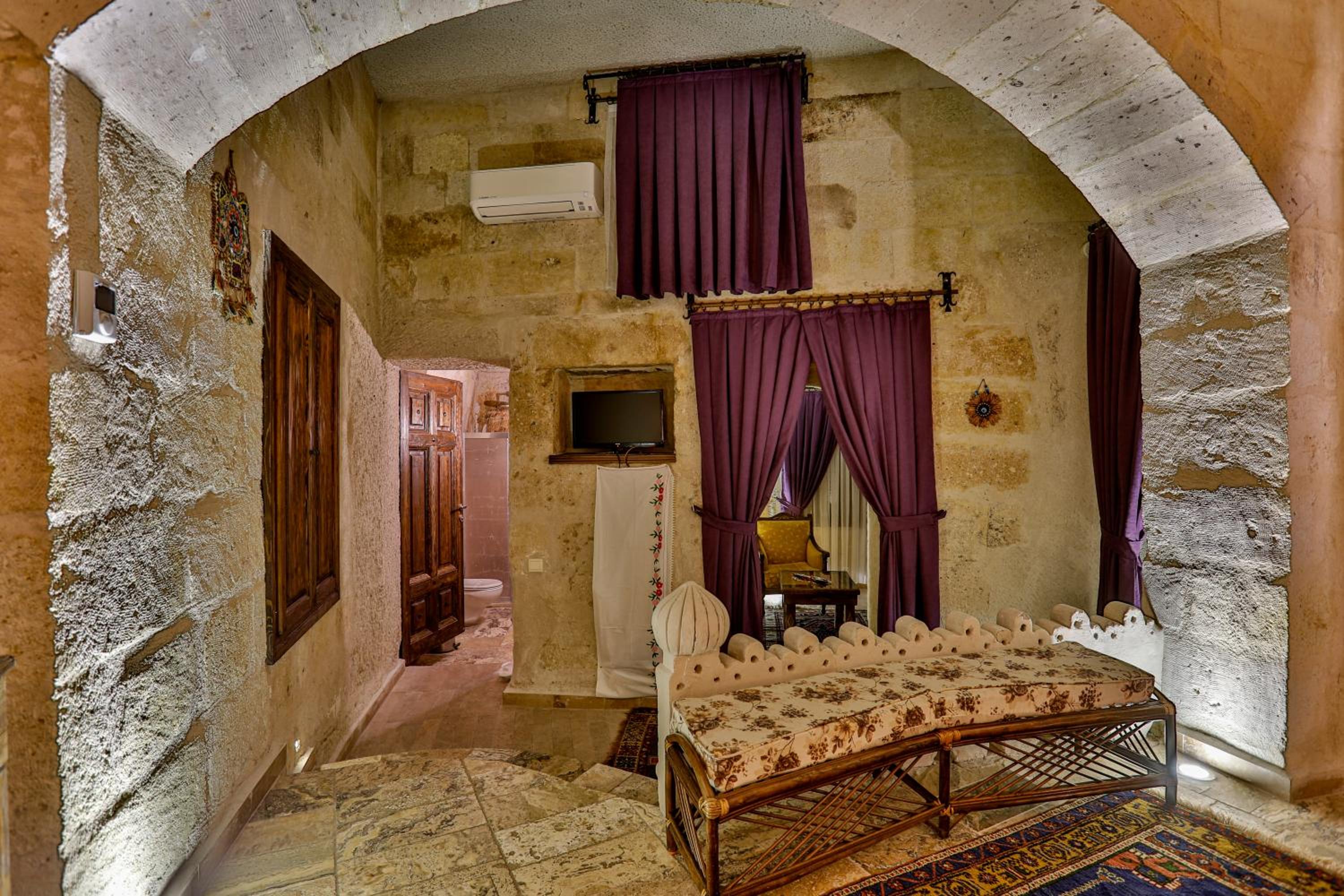Hidden Cave Hotel - Image 82