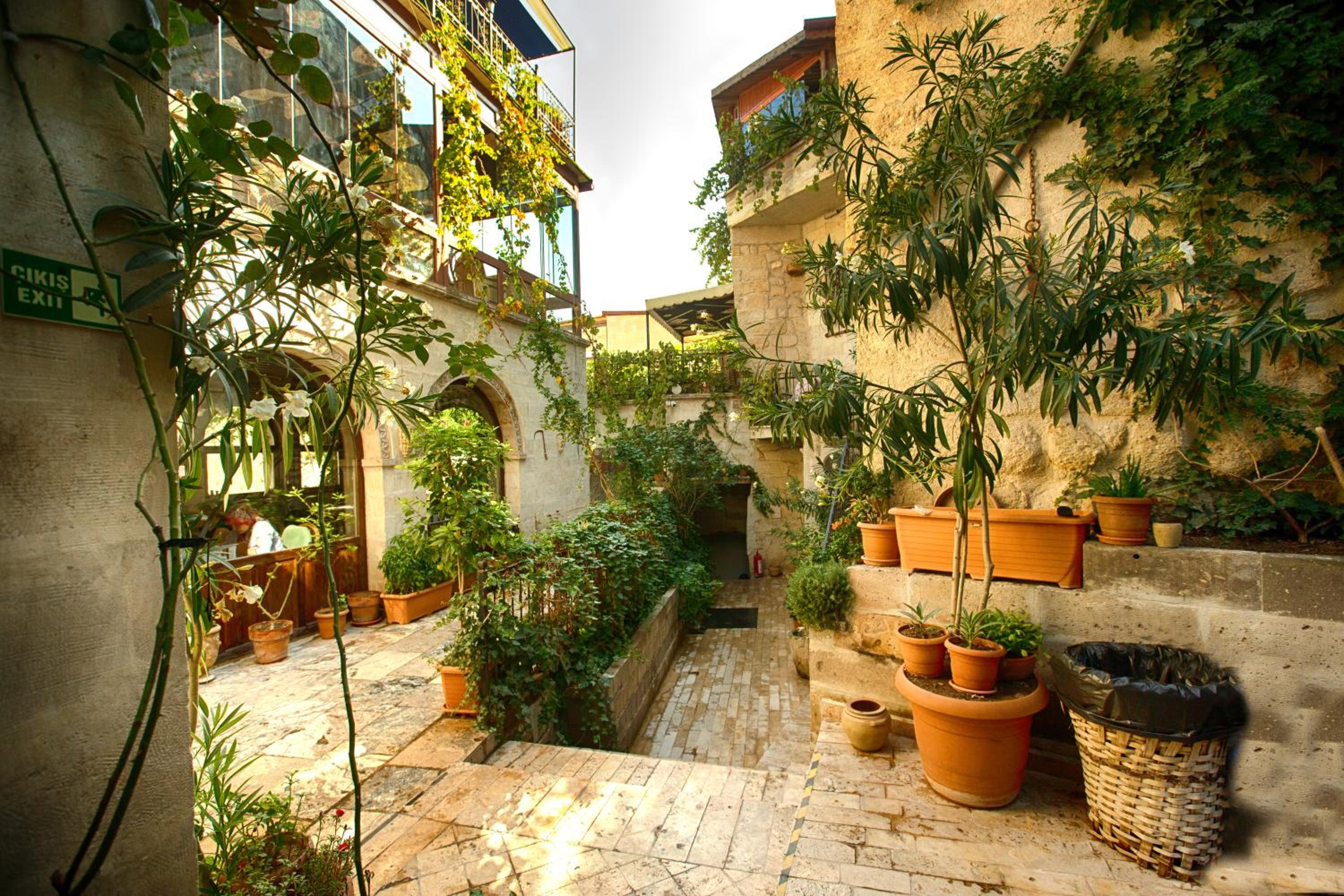 Hidden Cave Hotel - Image 74